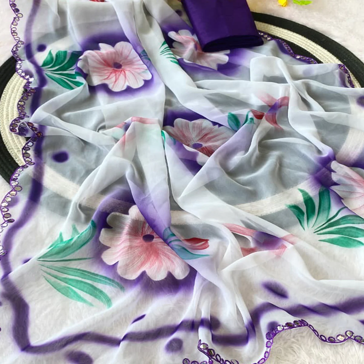 Charming Purple Floral Digital Print Saree Crafted In Georgette With Stylish Embroidered Border - Image 2