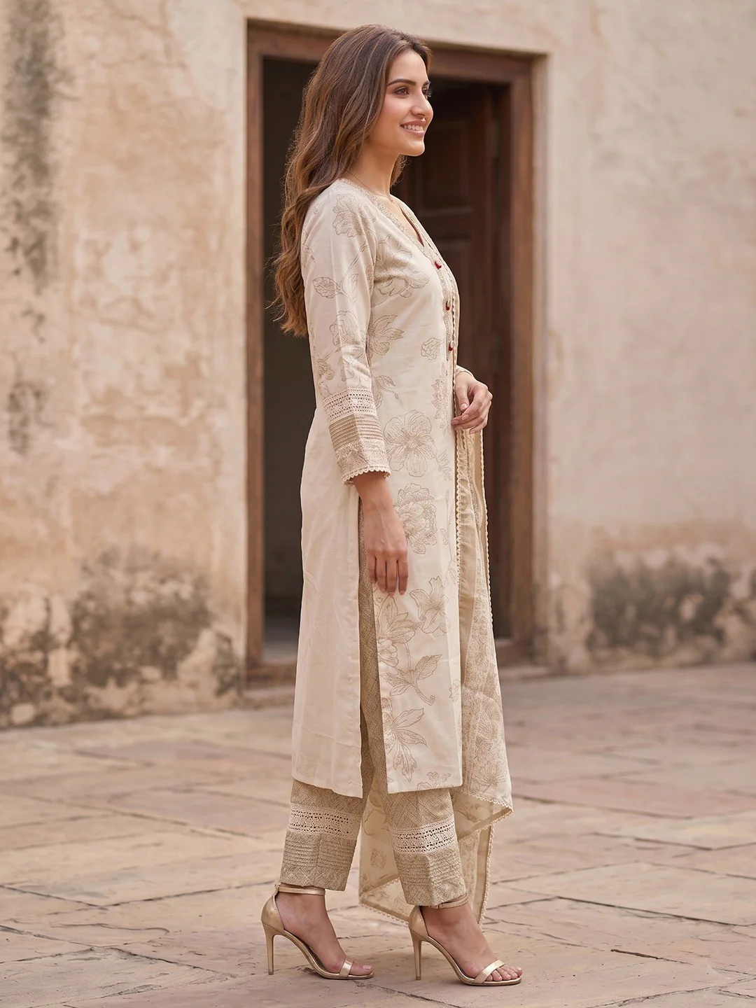 Chikoo Floral Printed Cotton Blend Straight Suit Set with Dupatta - Image 2