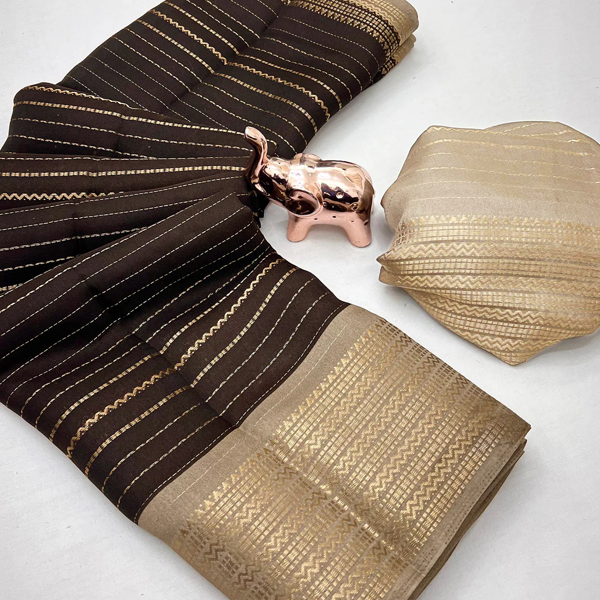 Classic Brown Marshmallow Jacquard Saree Adorned With Refined Striped Zari Weaving Patterns - Image 2