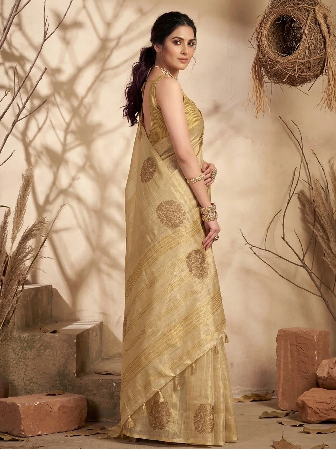 Classic Cream Floral Zari Weaving Tissue Silk Saree With Tassel Pallu - Image 3