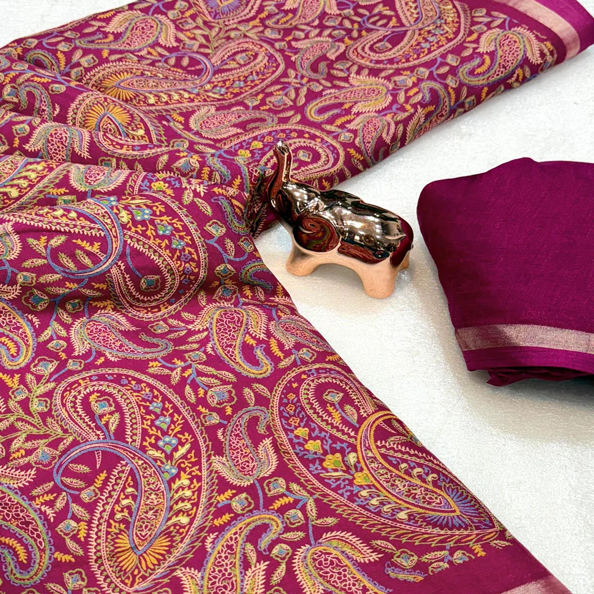 Classic Dark Magenta Tussar Silk Blend Saree Adorned With Elegant Paisley & Floral Kashmiri Prints - Image 2