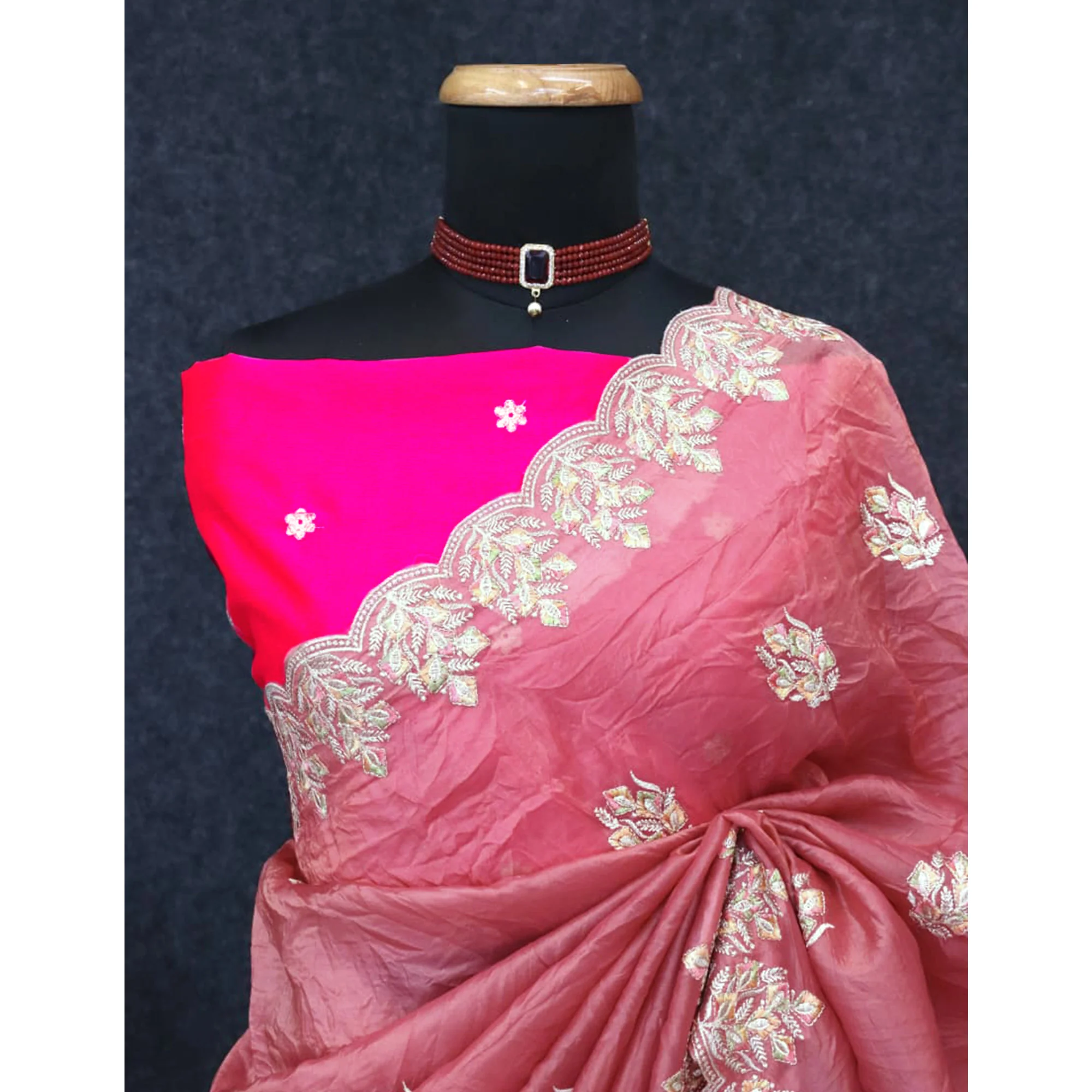 Classic Dusty Pink Silk Blend Crush Saree Beautifully Embellished With Floral Thread Embroidery - Image 8