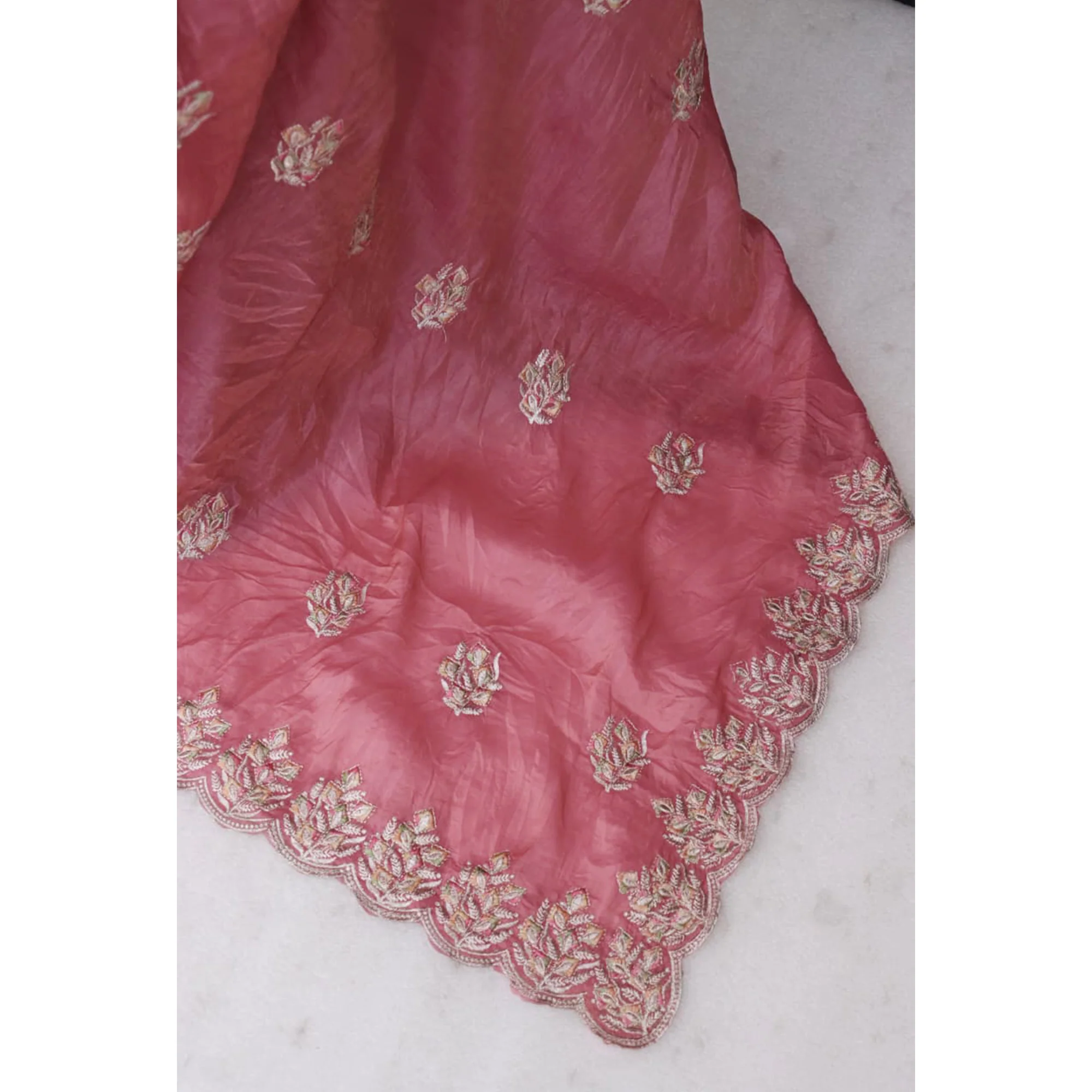 Classic Dusty Pink Silk Blend Crush Saree Beautifully Embellished With Floral Thread Embroidery - Image 9
