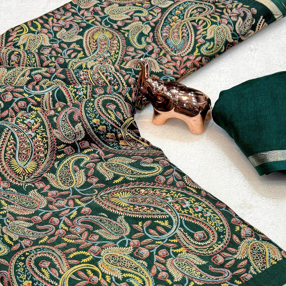 Classic Green Tussar Silk Blend Saree Adorned With Elegant Paisley & Floral Kashmiri Prints - Image 2