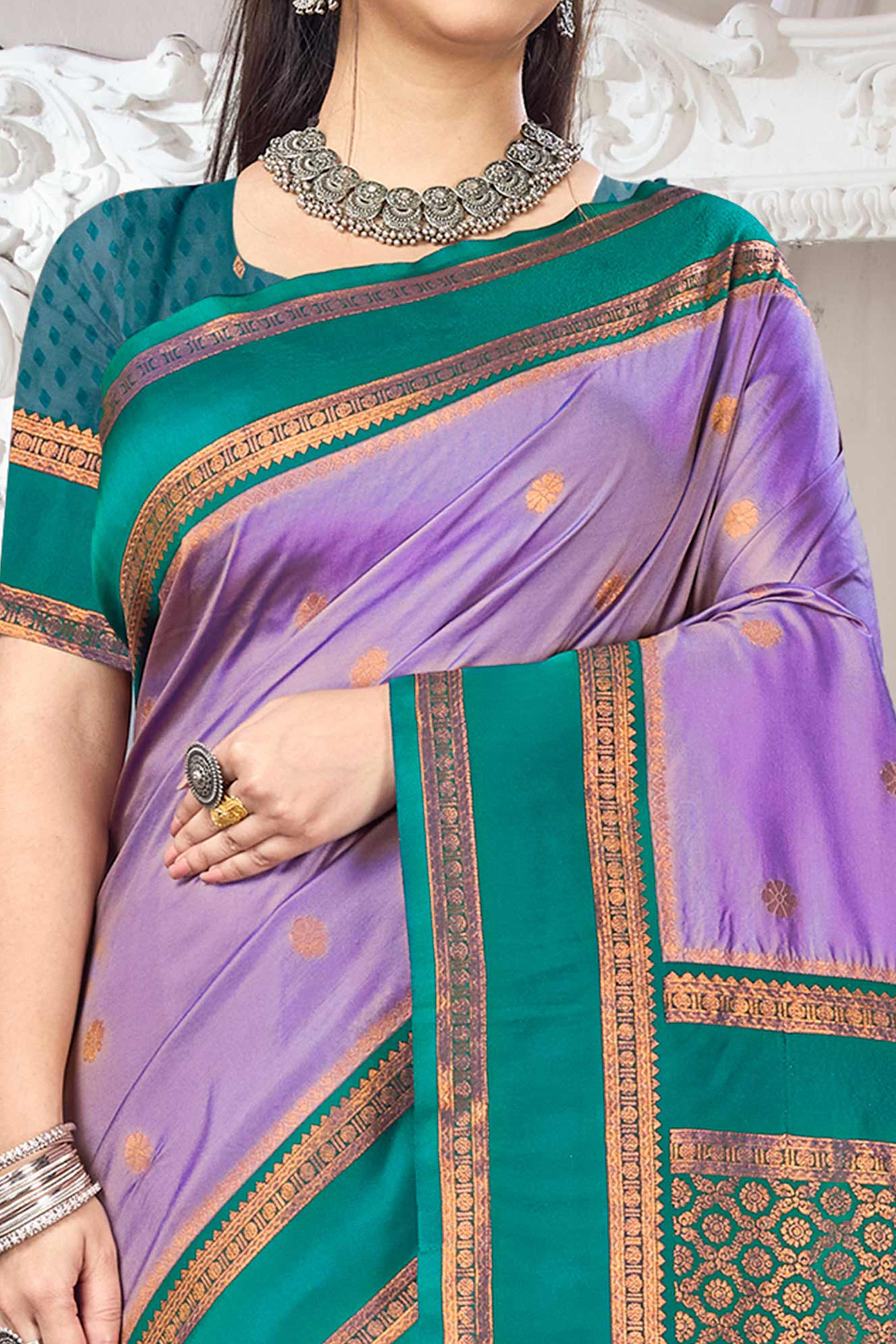 Classic Lavneder Floral Motif Weaving Silk Blend Saree With Tassel Pallu - Image 2