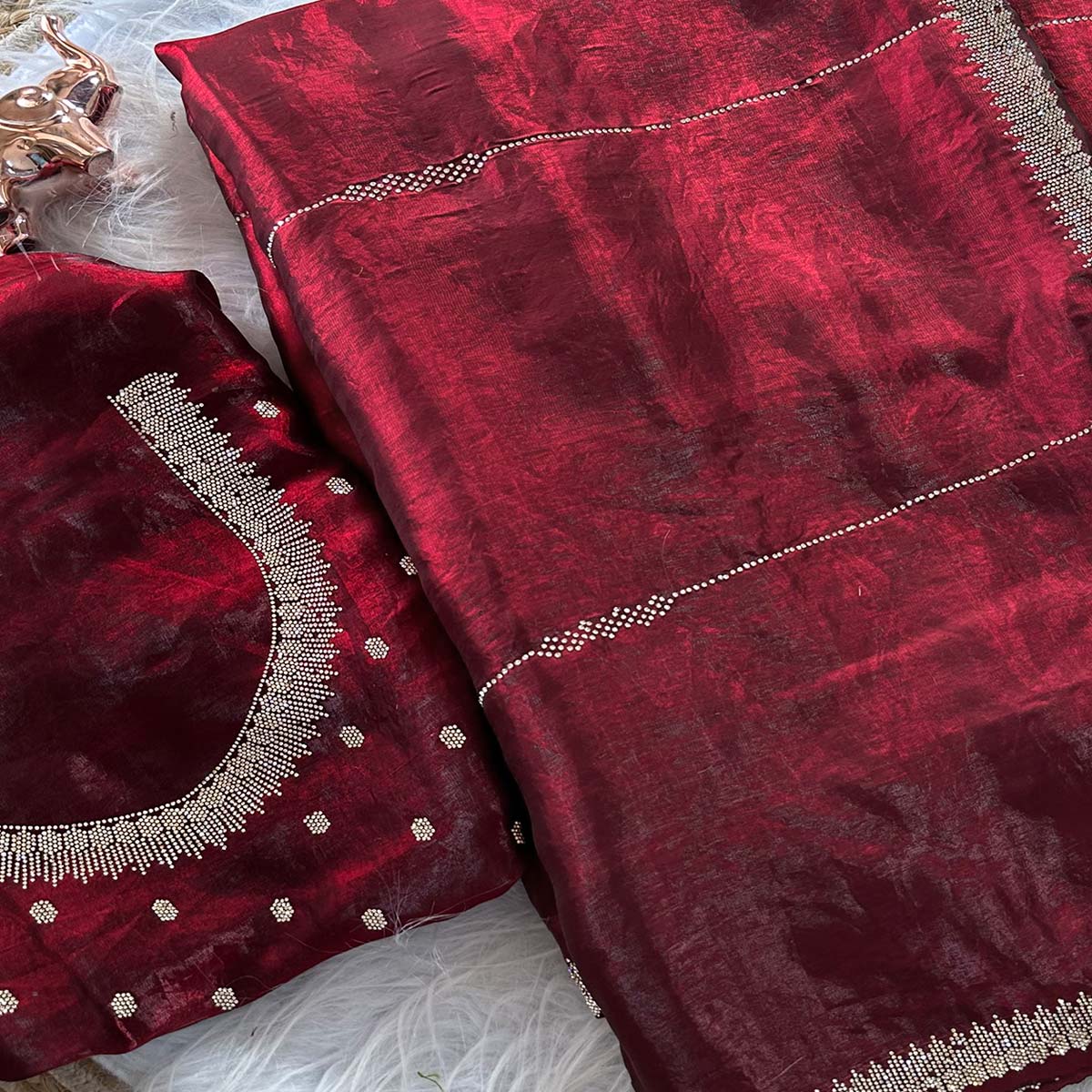Classic Maroon Pure Silk Saree Adorned With Sparkling Jarkan Work & An Exquisite Designer Border - Image 2