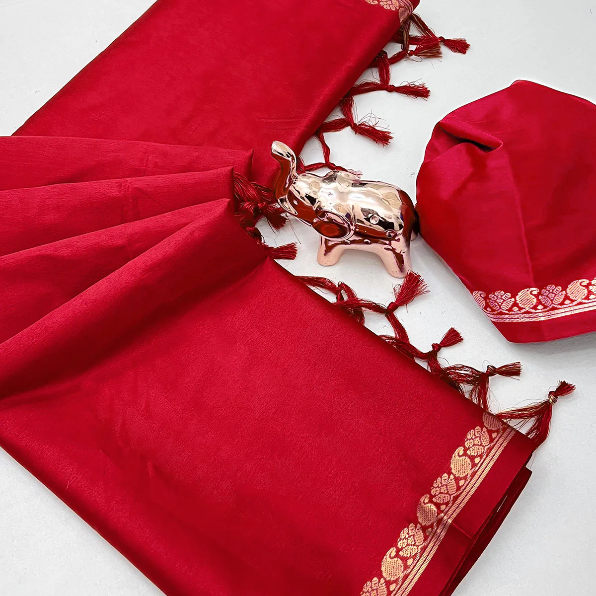 Classic Maroon Solid Weaving Mysore Silk Saree Accented With Floral Border & Tassel Pallu - Image 2