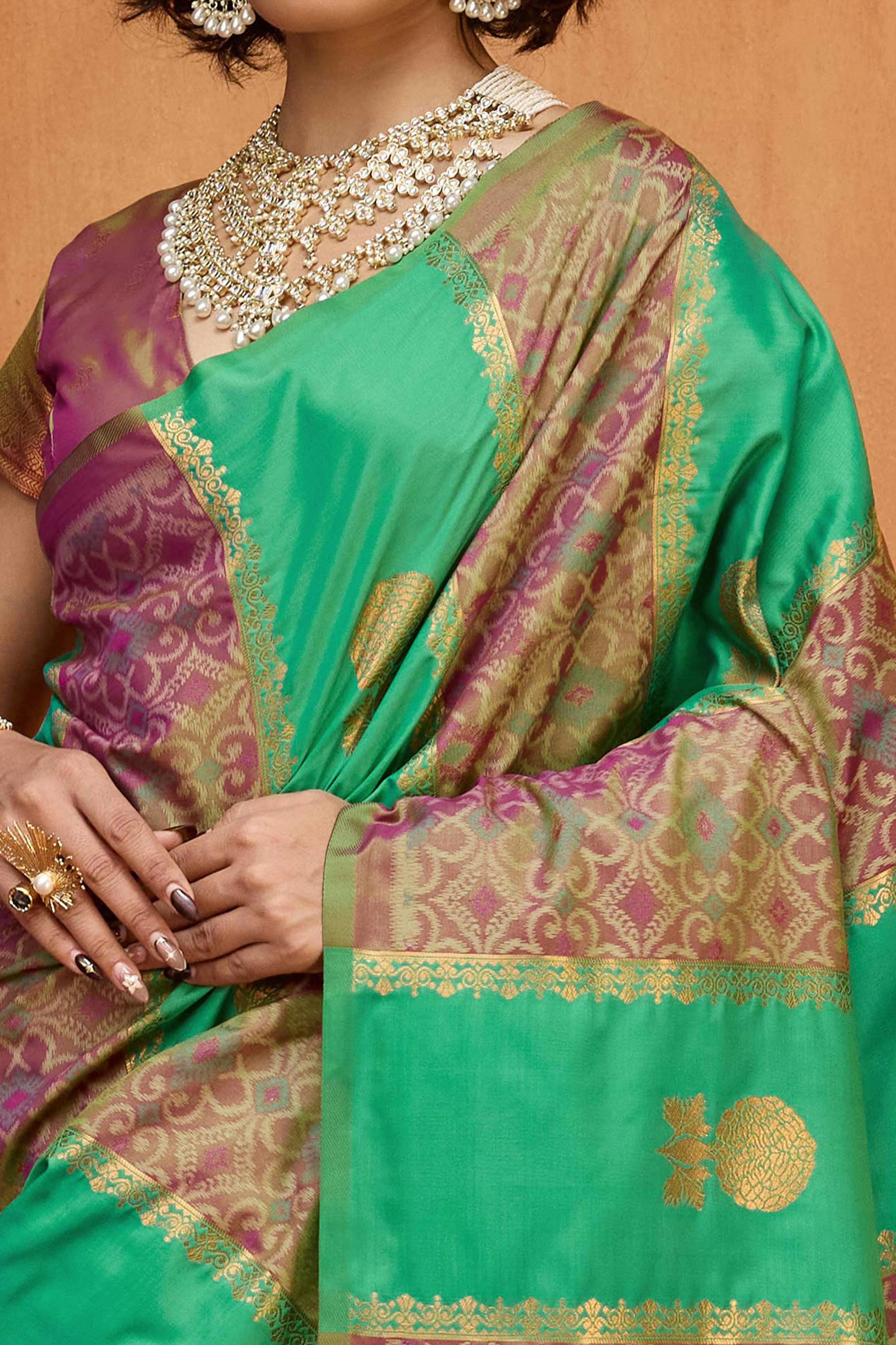 Classic Parrot Green Floral Handloom Weaving Art Silk Saree With Statement Tassel Pallu - Image 2