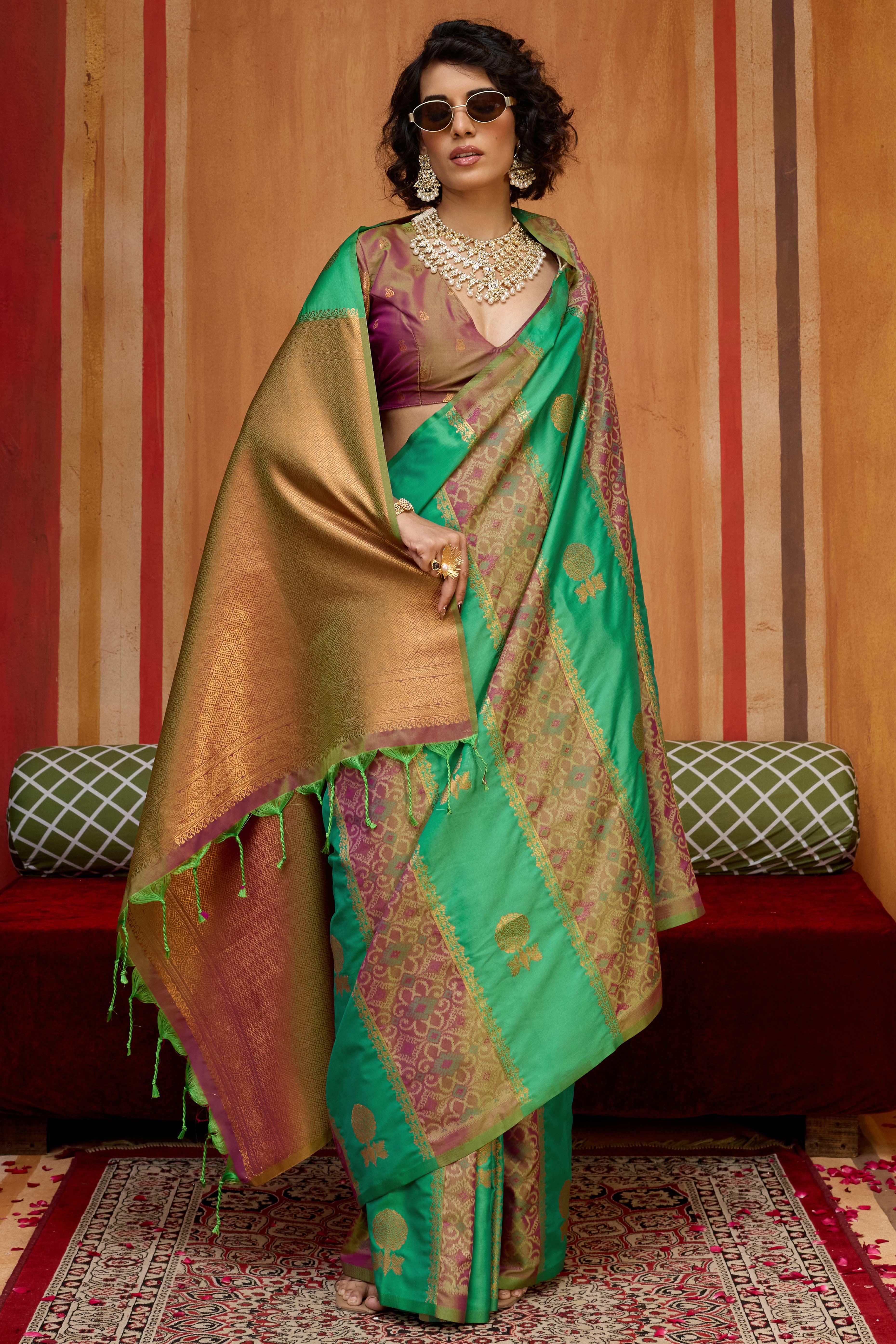 Classic Parrot Green Floral Handloom Weaving Art Silk Saree With Statement Tassel Pallu - Image 3