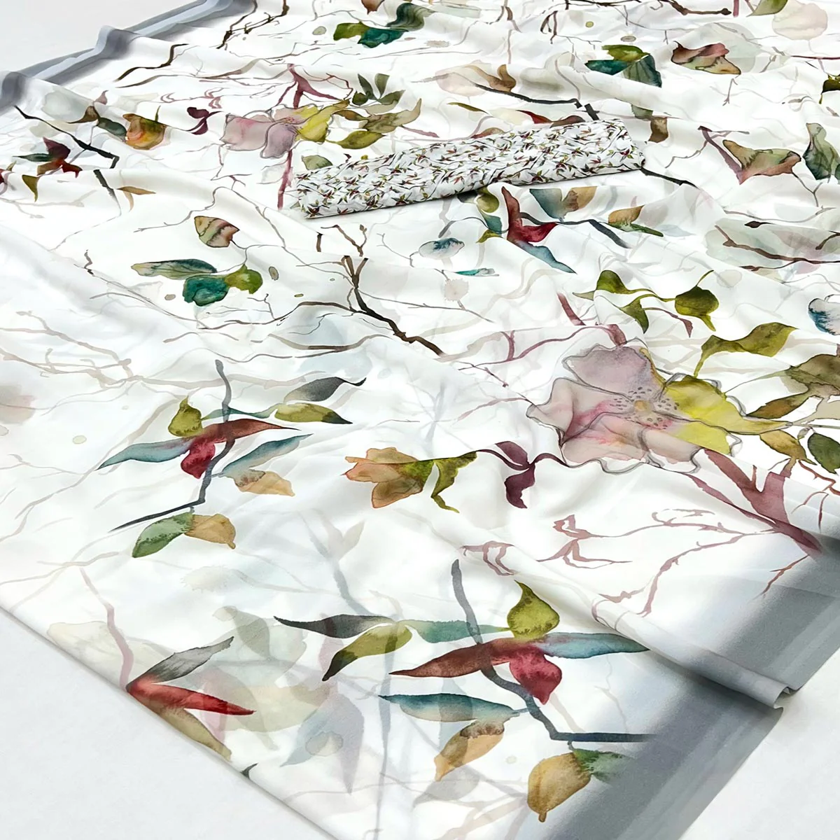 White Floral Digital Printed Georgette Saree For Elegant Occasions - Image 2