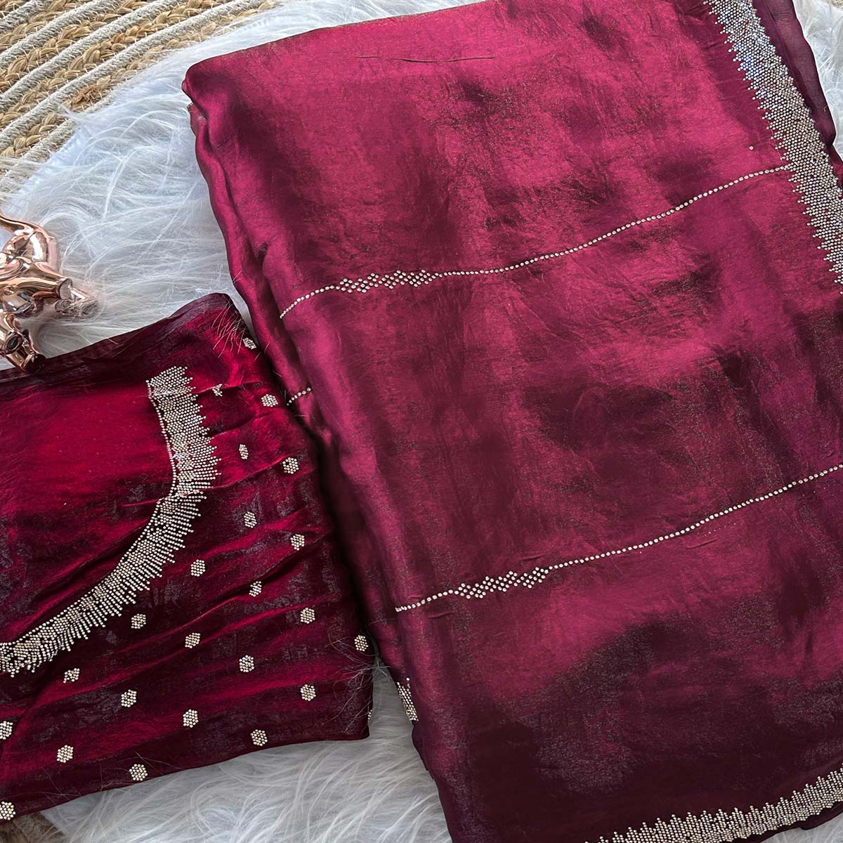 Classic Wine Pure Silk Saree Adorned With Sparkling Jarkan Work & An Exquisite Designer Border - Image 2