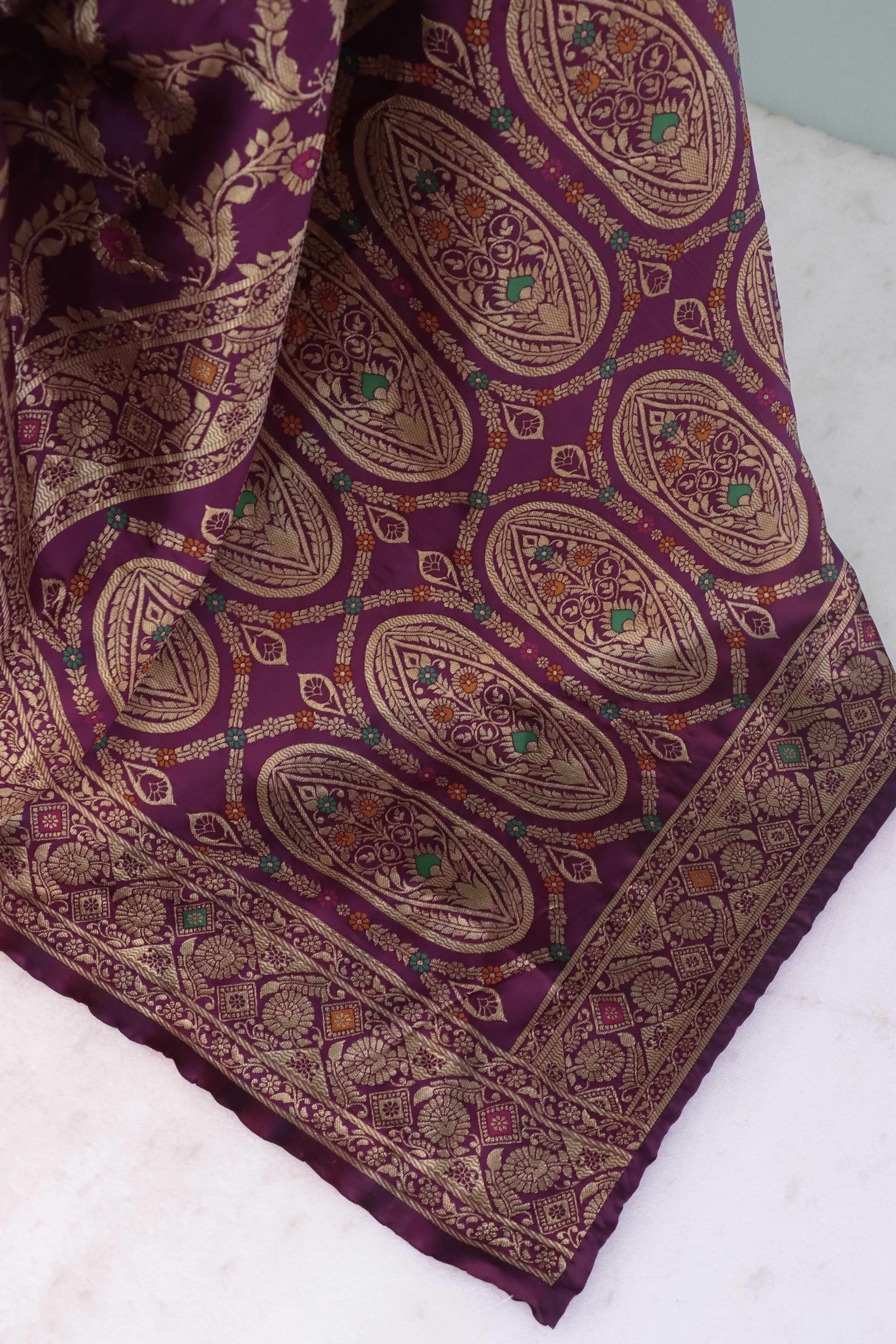 Classic Wine Silk Banarasi Saree Showcasing Delicate Floral Zari Weaving - Image 5