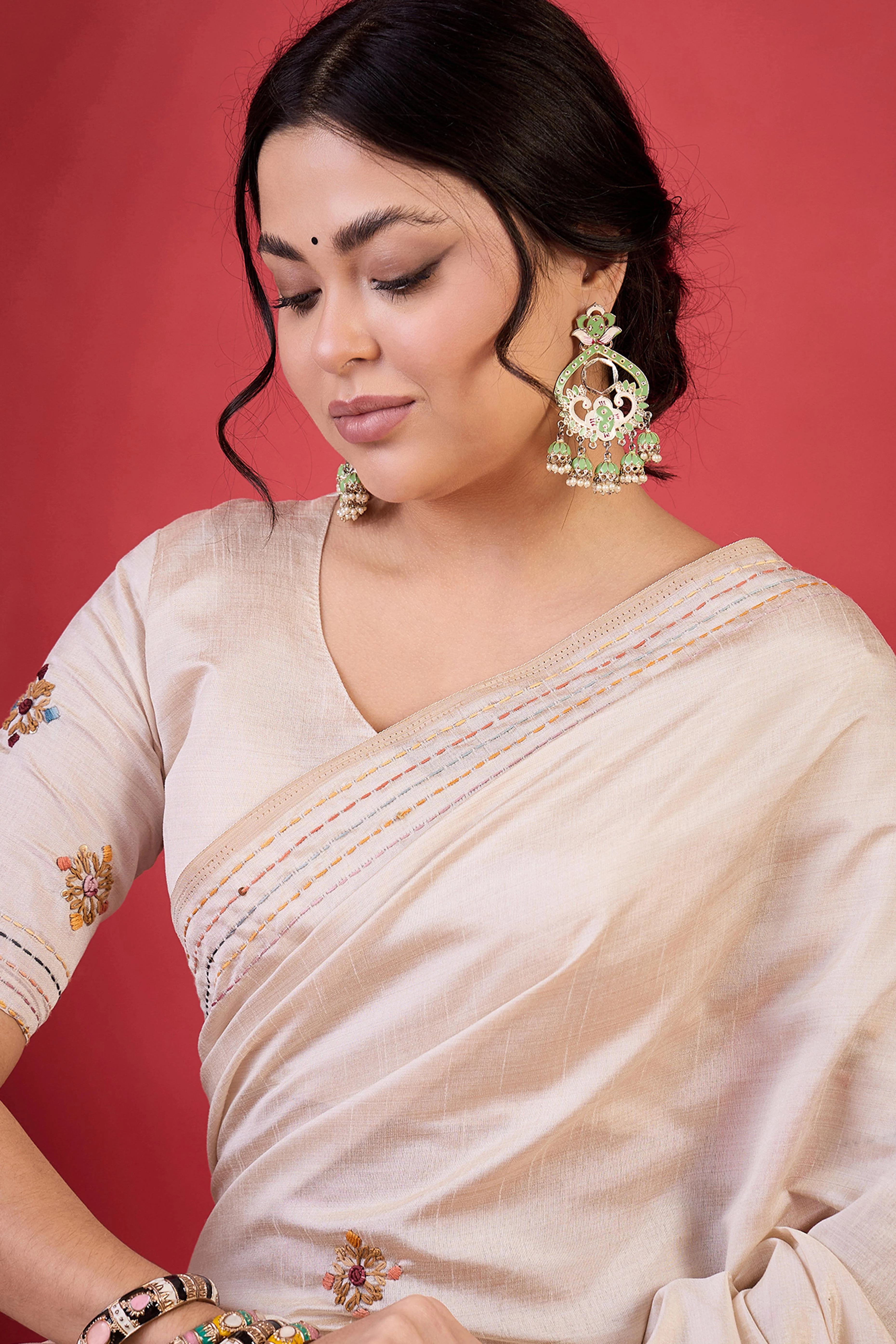 Cream Classic Tussar Silk Saree with Intricate Thread Work Embellishment - Image 7