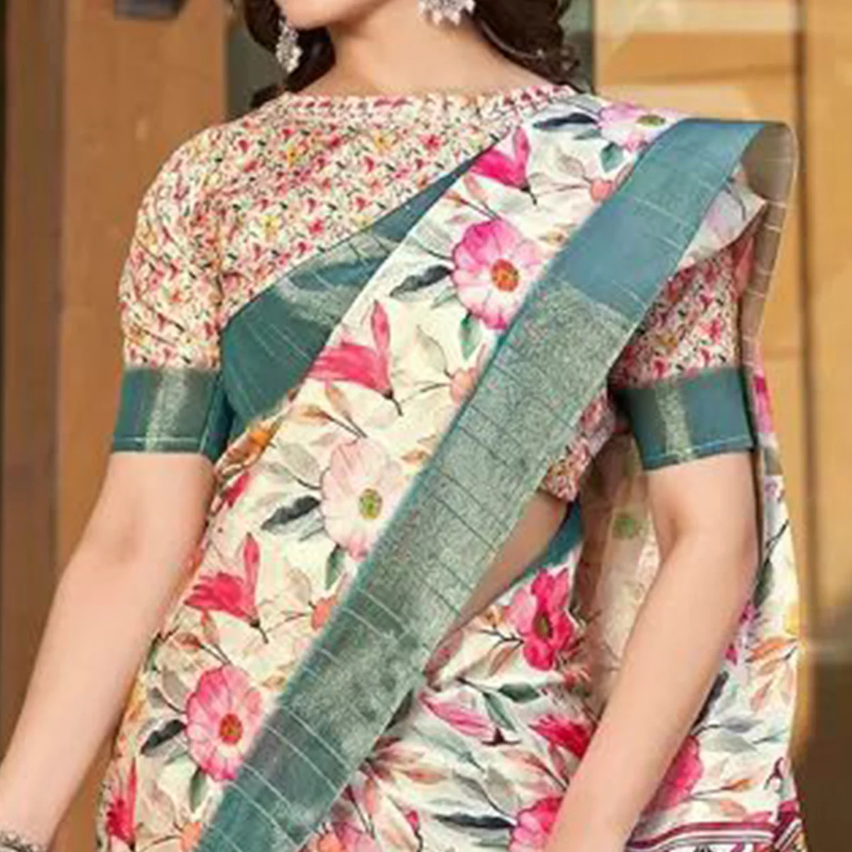 Cream Floral Digital Printed Tussar Silk Saree - Image 3