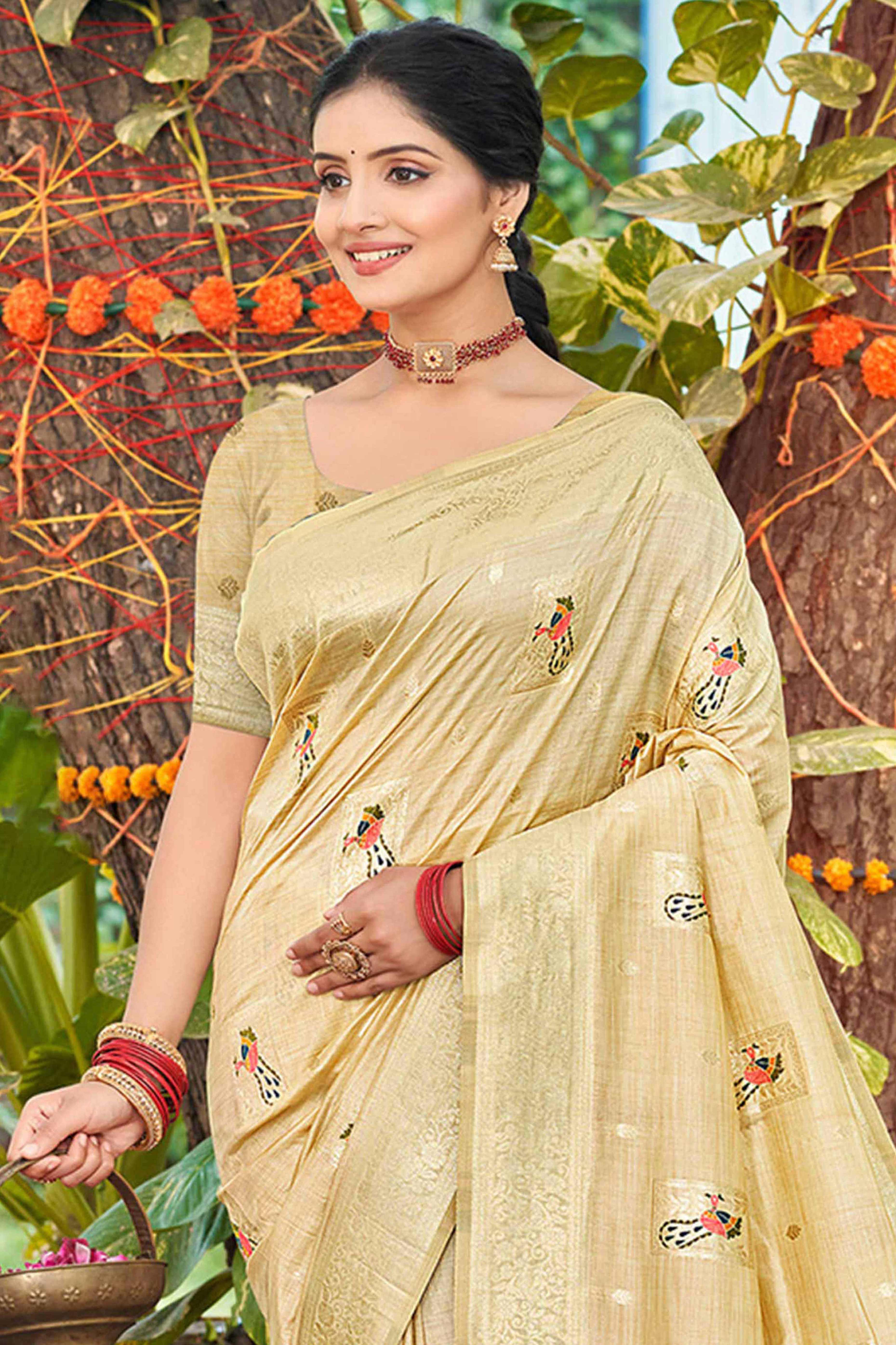 Cream Floral & Peacock Motif Zari Woven Assam Silk Blend Saree With Graceful Tassel Pallu - Image 4
