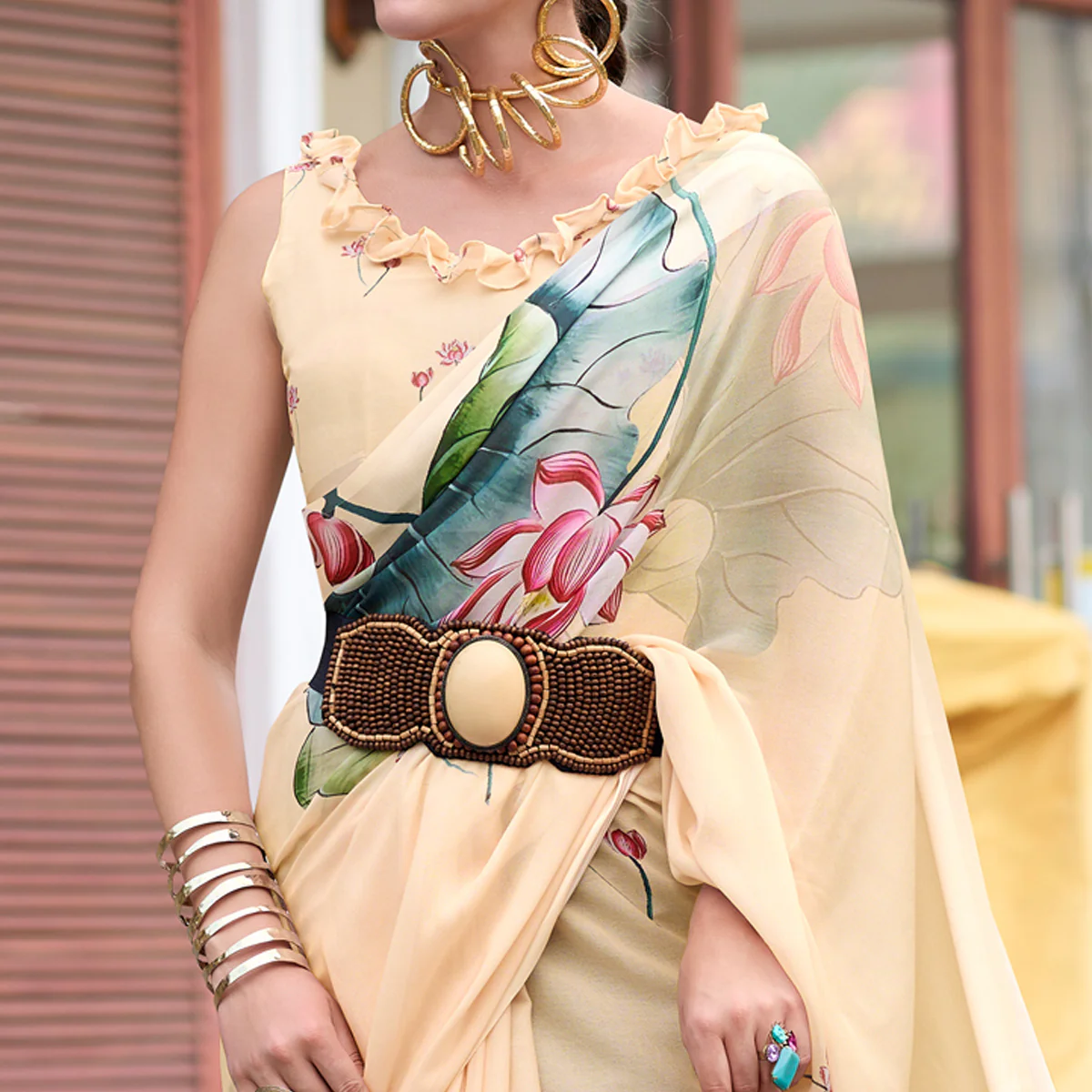 Cream Floral Printed Georgette Saree - Image 3