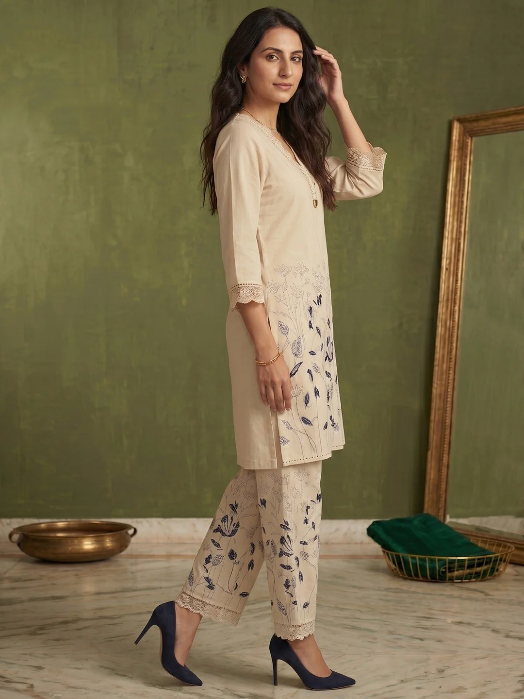 Cream Floral Printed Pure Cotton Straight Cut Top Bottom Set Elegant Look - Image 4