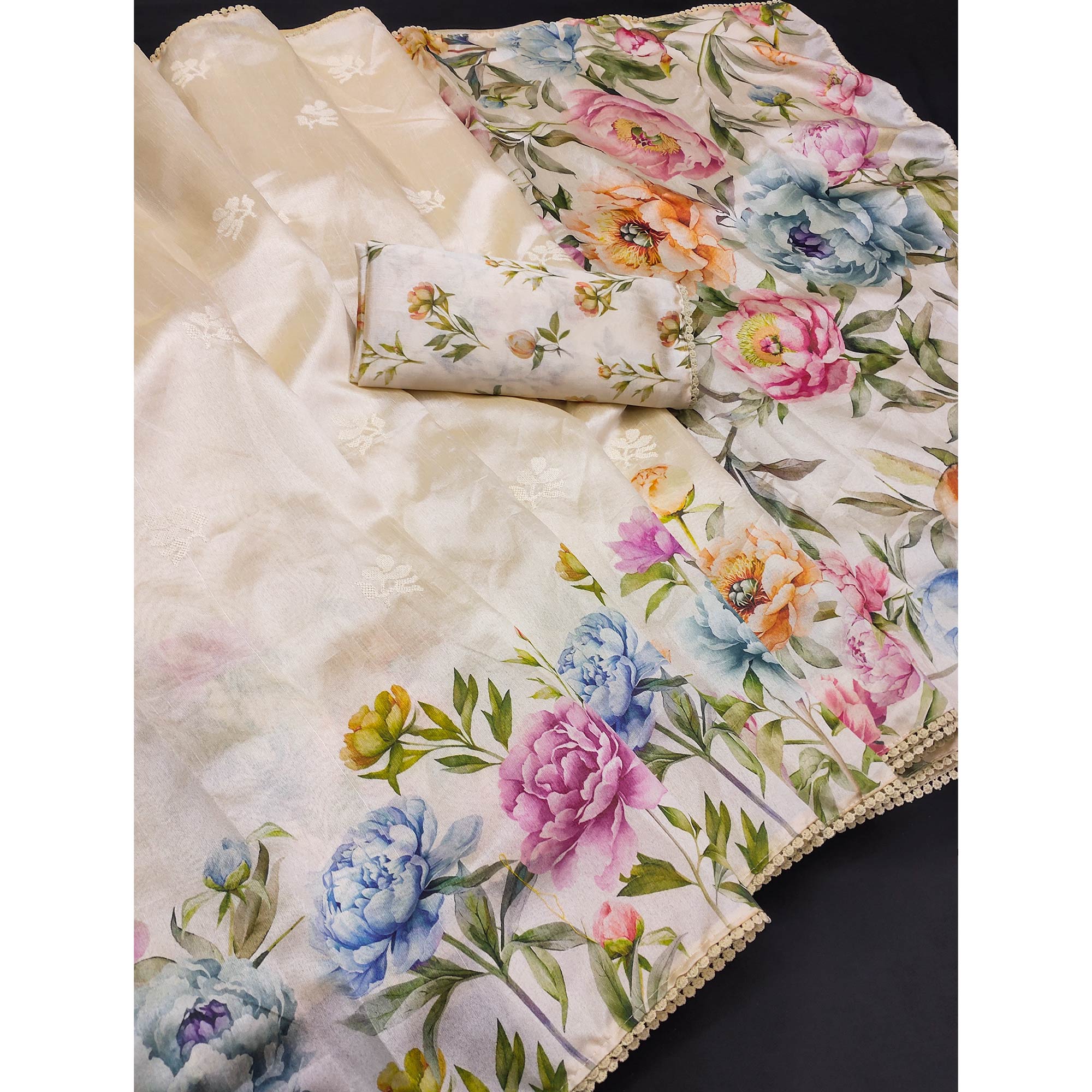 Cream Floral Printed Silk Blend Saree With Delicate Zari Work - Image 3