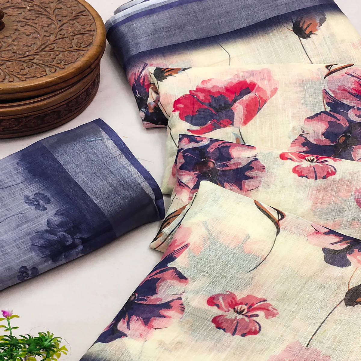 Cream Linen Printed Saree Adorned with Florals and Subtle Zari Trim - Image 2
