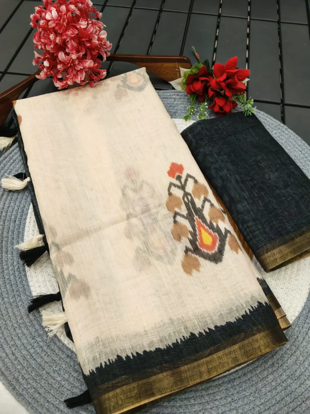 Cream Linen Saree with Ikkat Print and Striped Pallu - Image 4