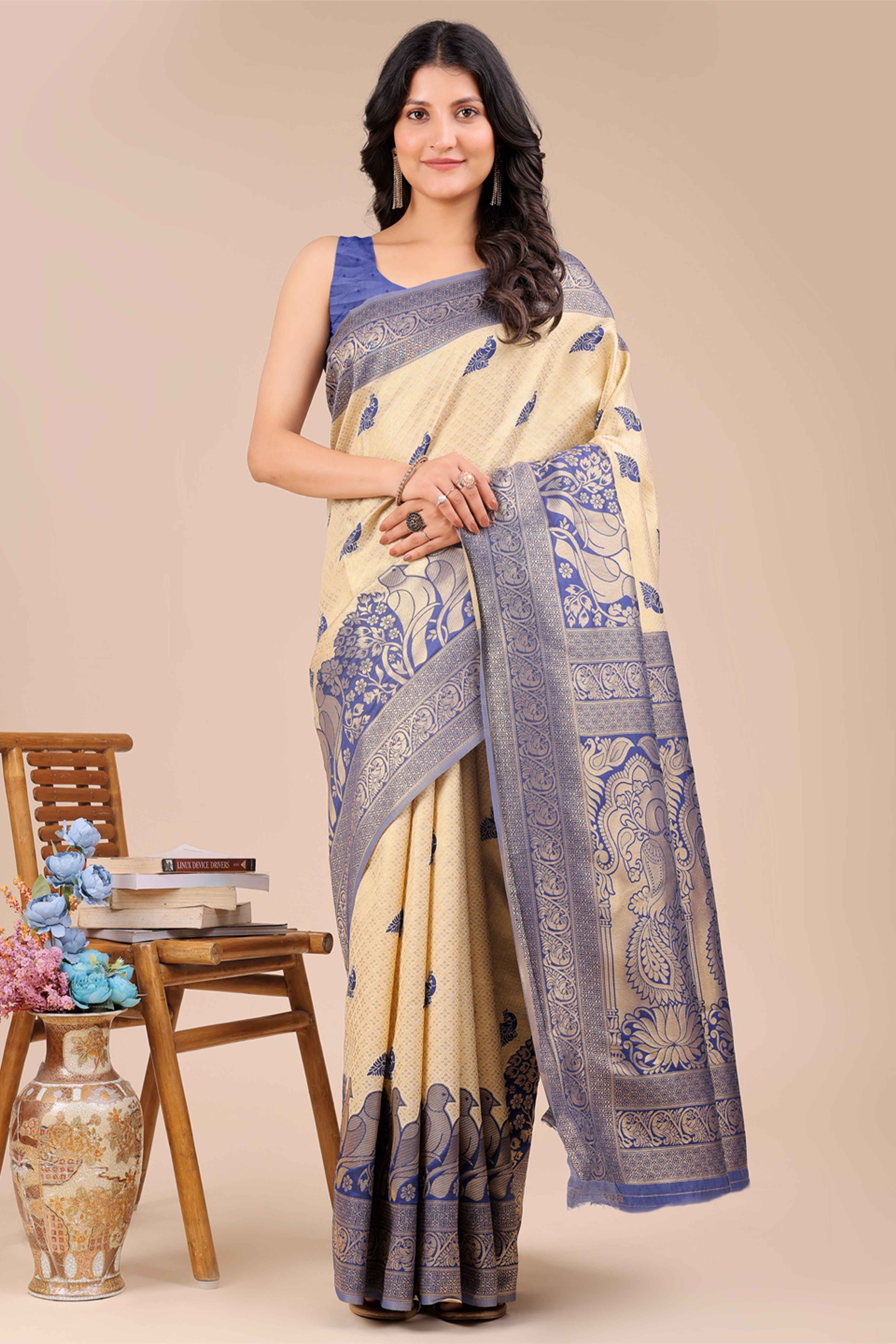 Cream & Navy Blue Floral Zari Weaving Banarasi Silk Saree With Intricate Peacock Pallu - Image 3