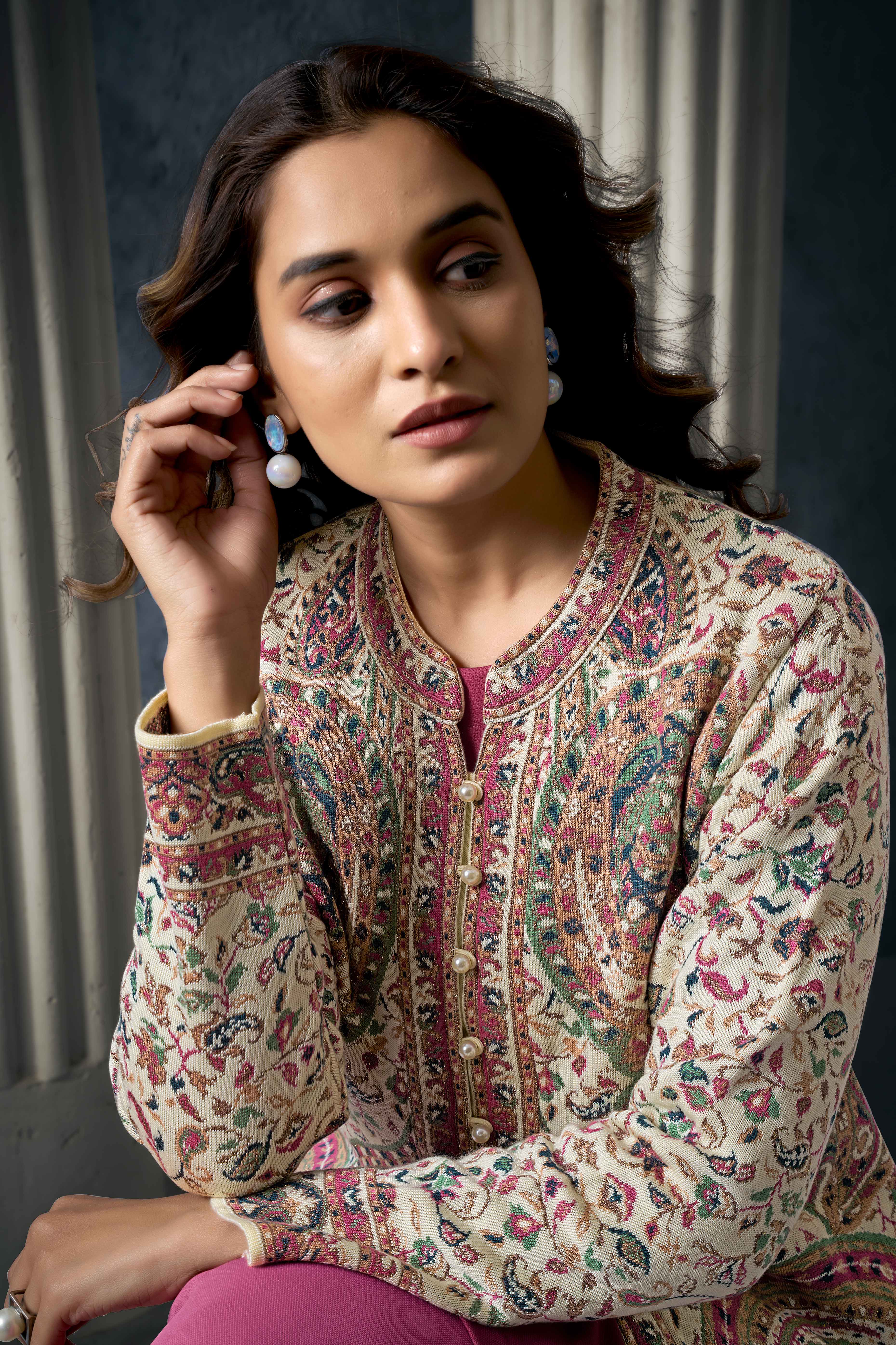 Cream Paisley Weaving Woolen Front Slit Top Bottom Set with Jacket - Image 7