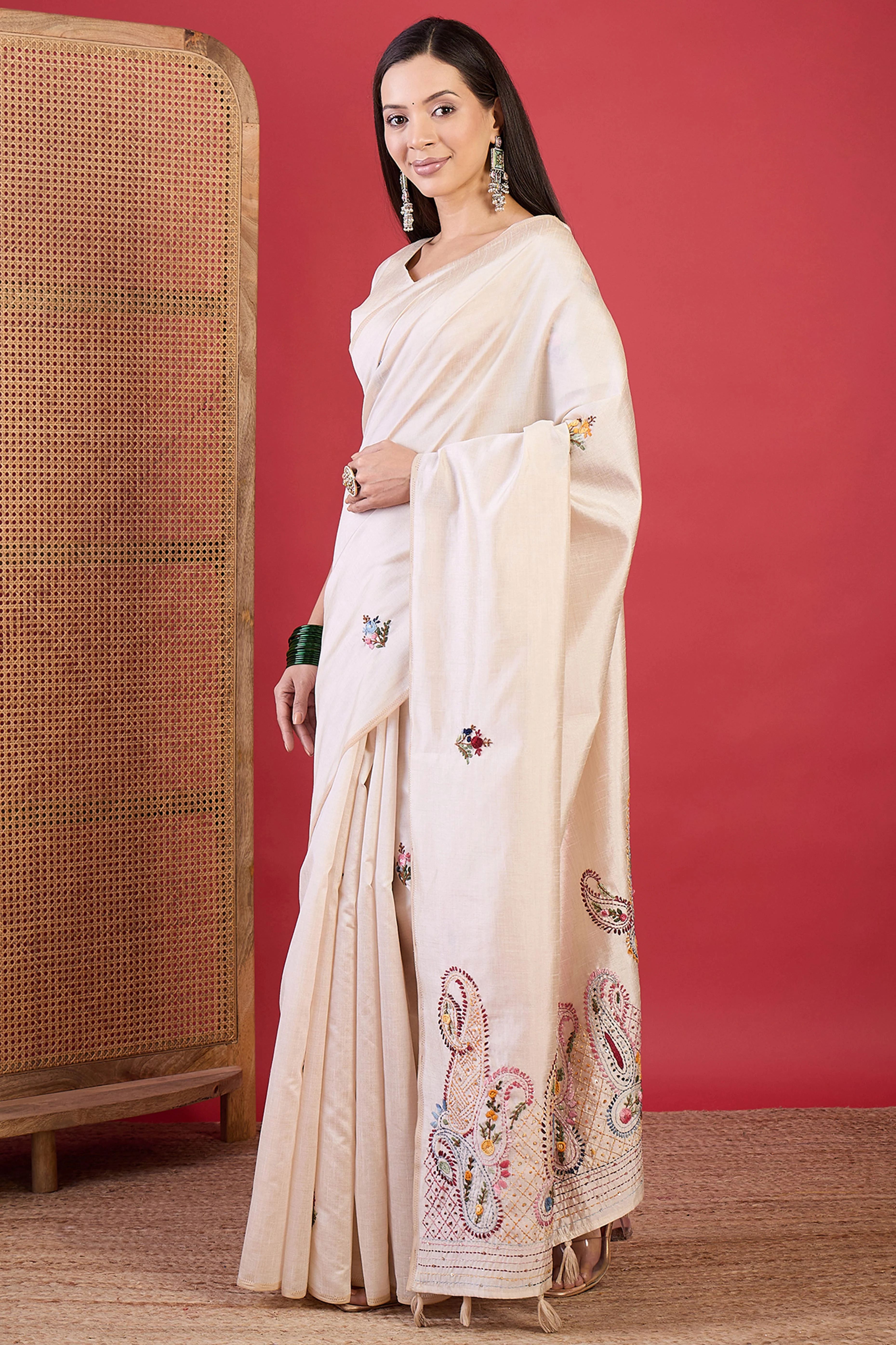 Cream Thread Work Embroidered Tussar Silk Saree for Elegant Festive Wear - Image 4