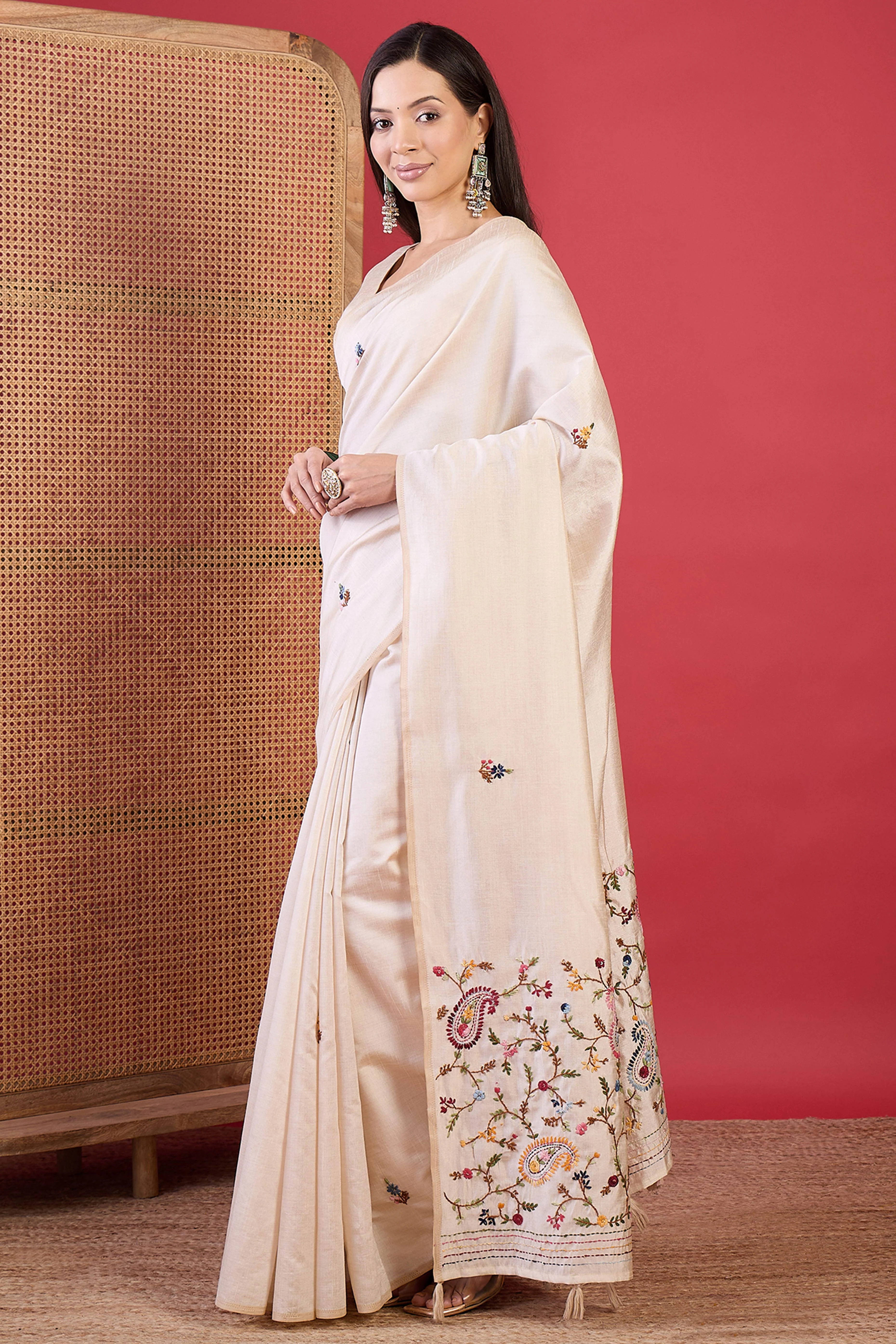 Cream Tussar Silk Festive Saree Featuring Thread Work - Image 4