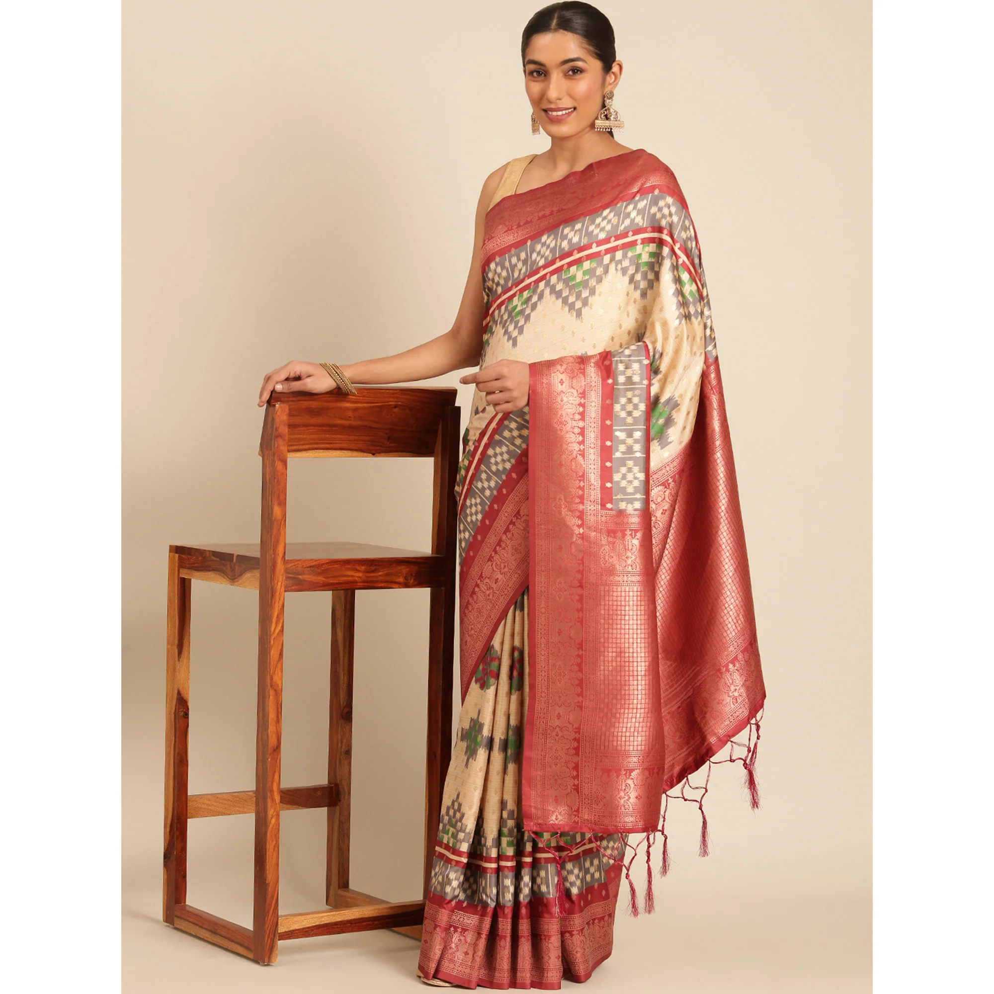 Cream Woven Banarasi Silk Saree With Tassels - Image 4