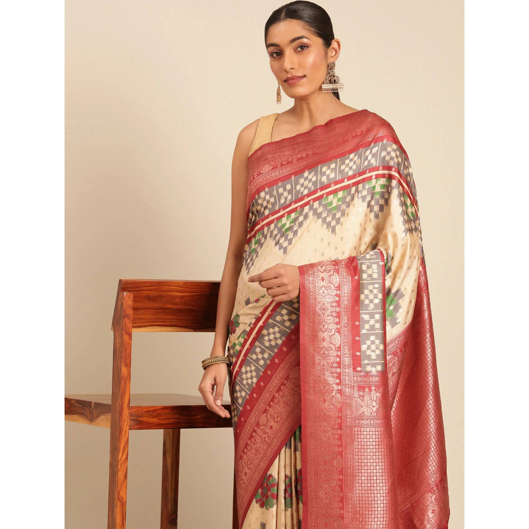 Cream Woven Banarasi Silk Saree With Tassels - Image 6