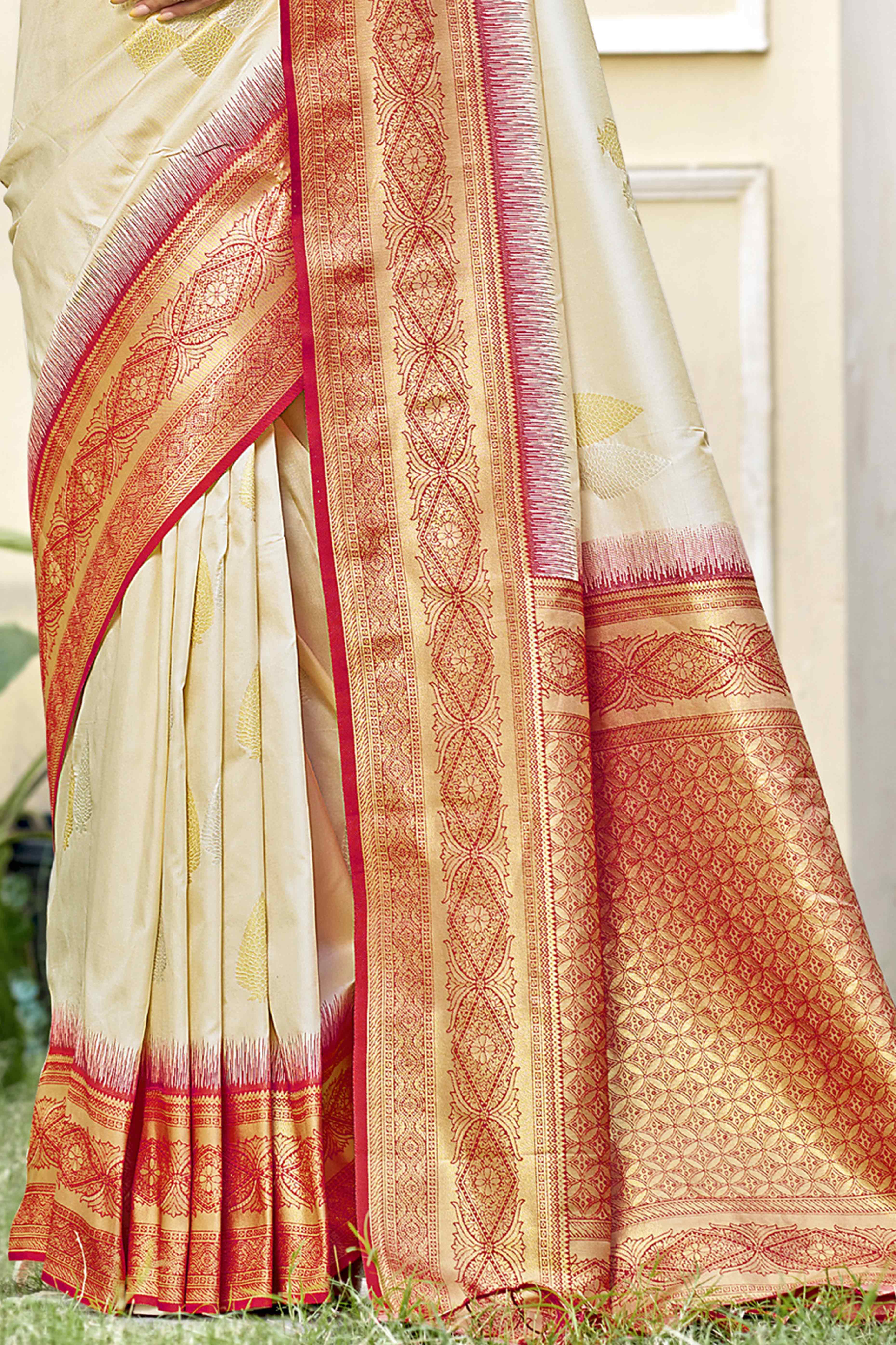 Cream Woven Banarasi Silk Saree With Tassels - Image 4