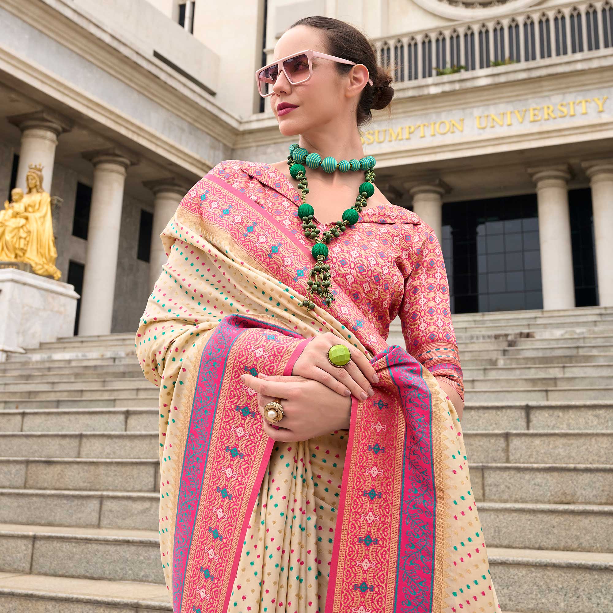 Cream Zari Woven Banarasi Silk Saree - Image 5