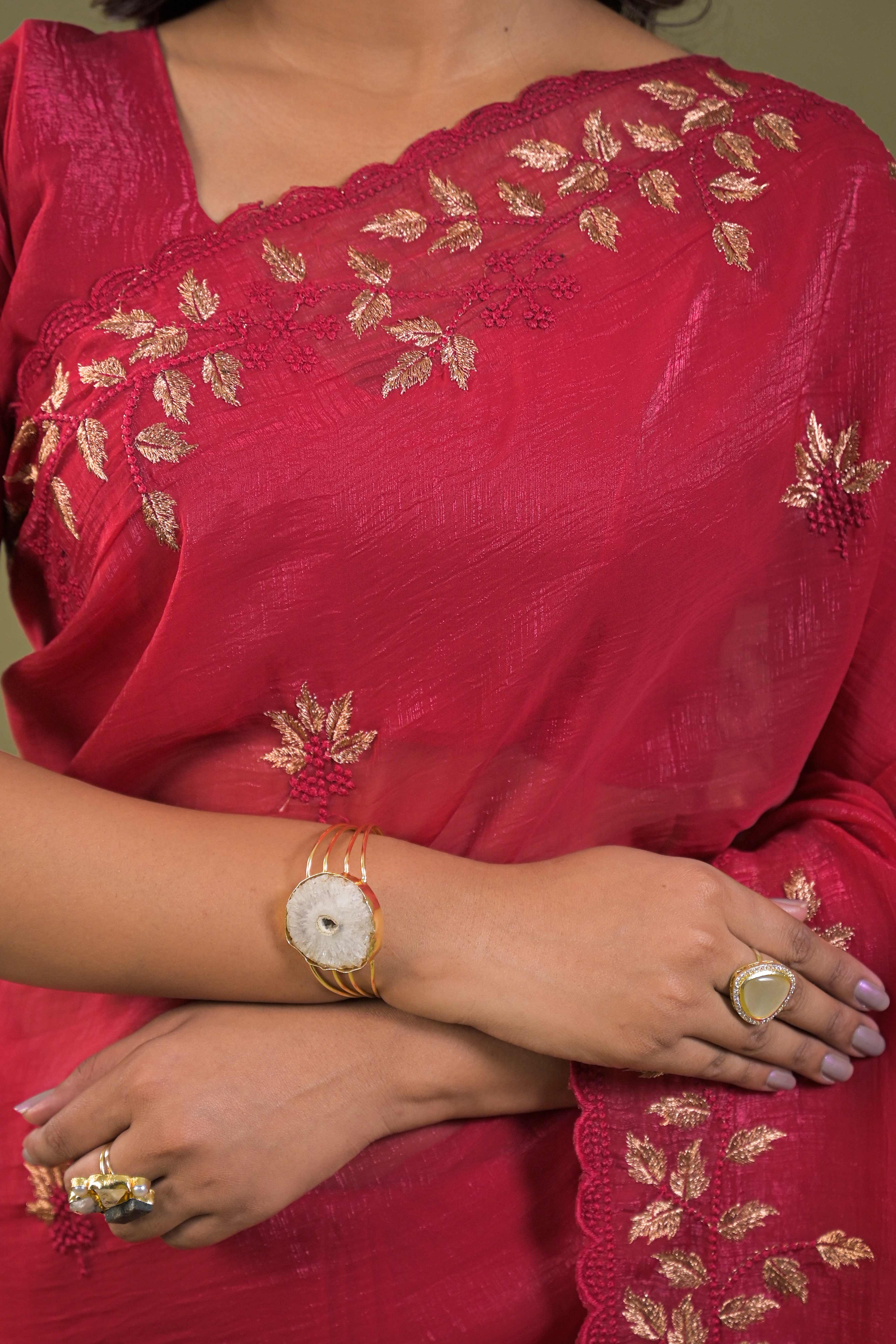 Dark Pink Sheer Organza Saree Adorned with Floral Embroidery - Image 5