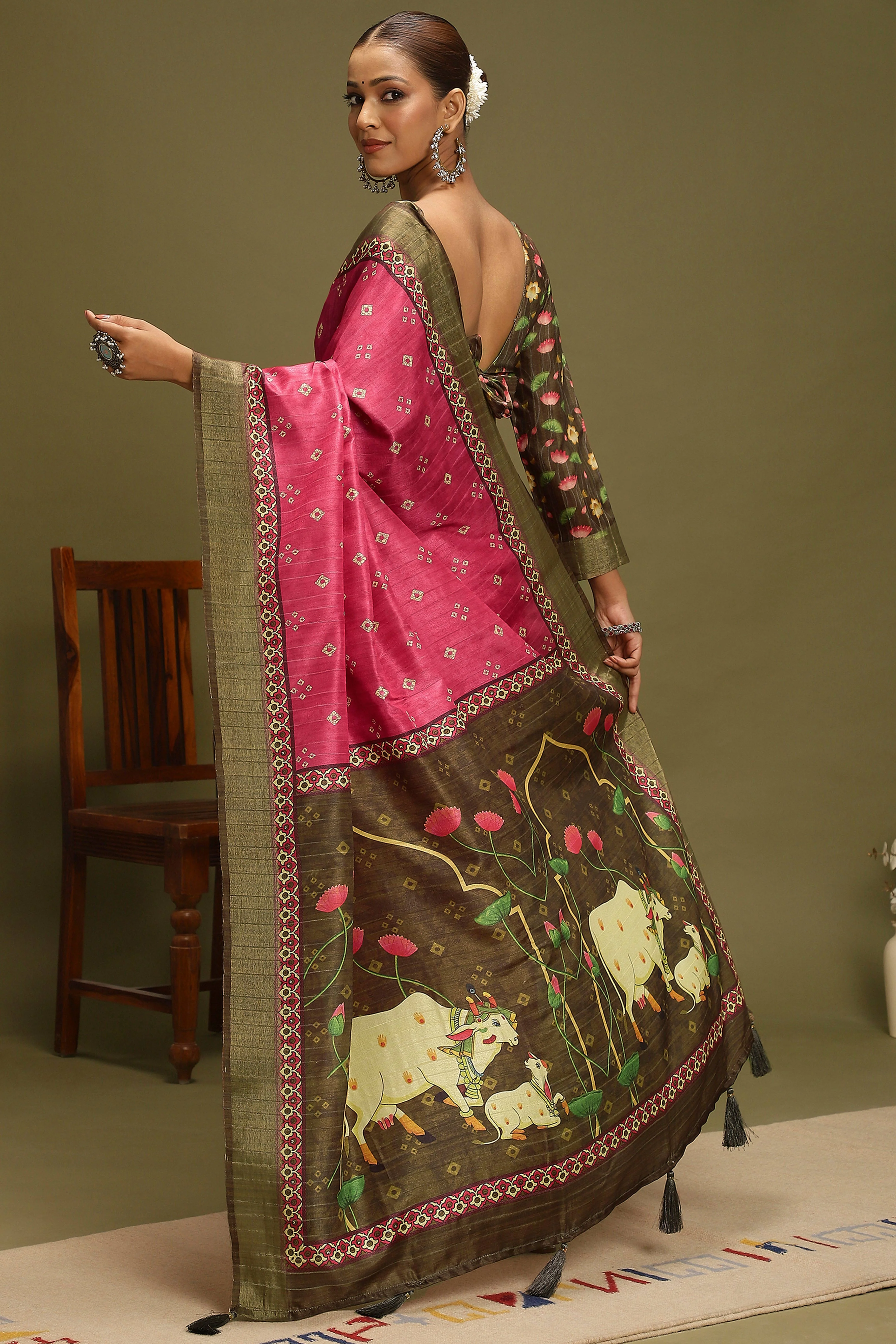 Dark Pink Silk Blend Saree Decorated with Vibrant Bandhani Prints and Festive Detailing - Image 5