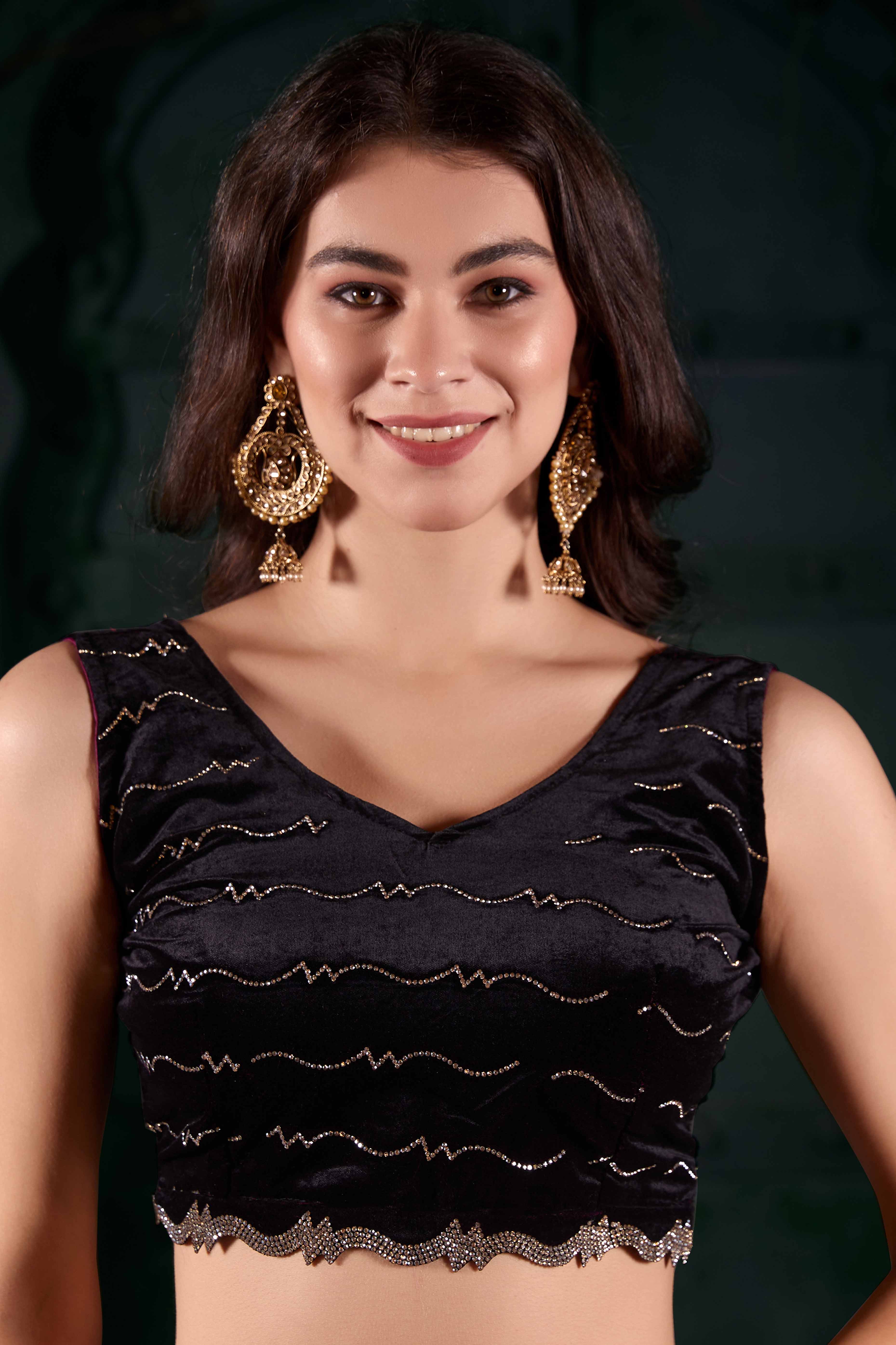Dark Purple Solid With Zarkan Cutwork Border Chiffon Saree With Belt - Image 5