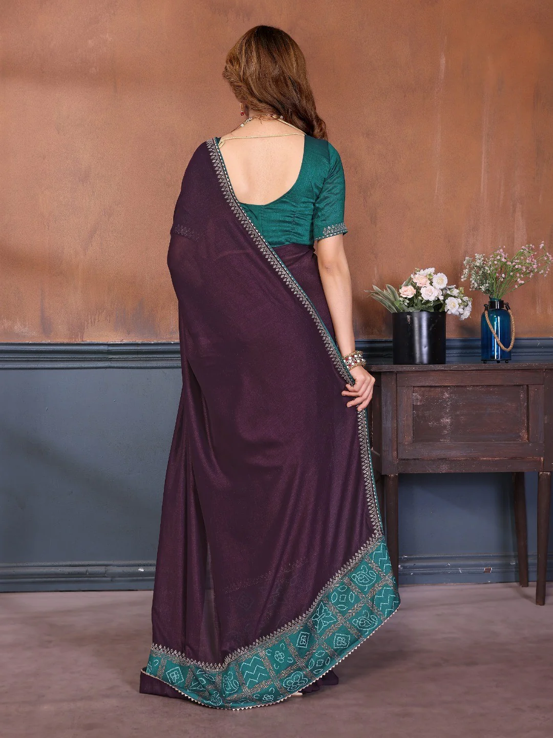 Dark Wine Vichitra Silk Saree with Vibrant Morpich Green Bandhani Border and Graceful Drape Finish - Image 3