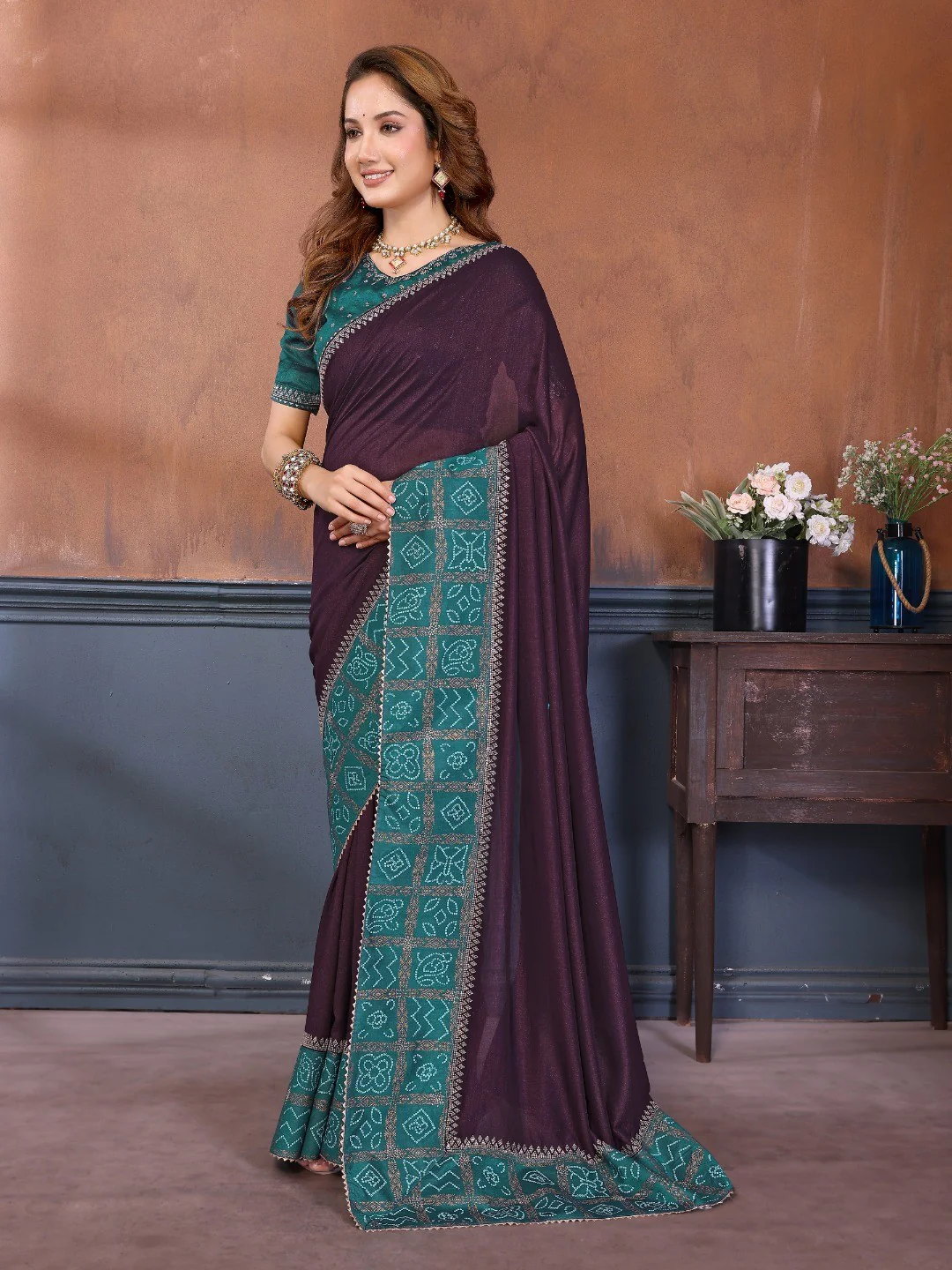 Dark Wine Vichitra Silk Saree with Vibrant Morpich Green Bandhani Border and Graceful Drape Finish - Image 5