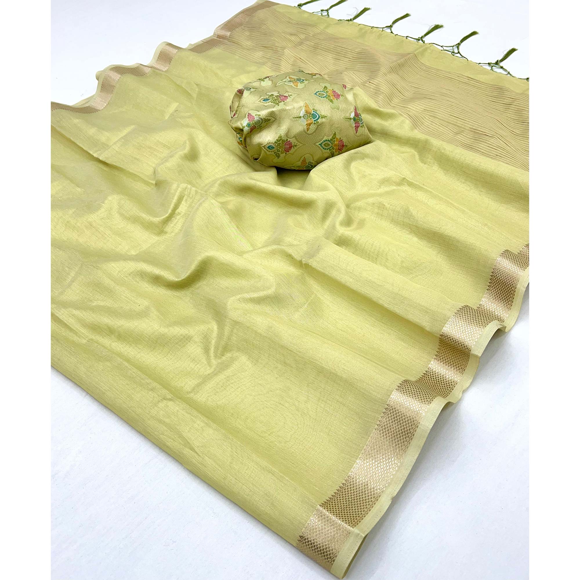 Delicate Green Saree with Classic Zari Weaving on Tissue Fabric - Image 4