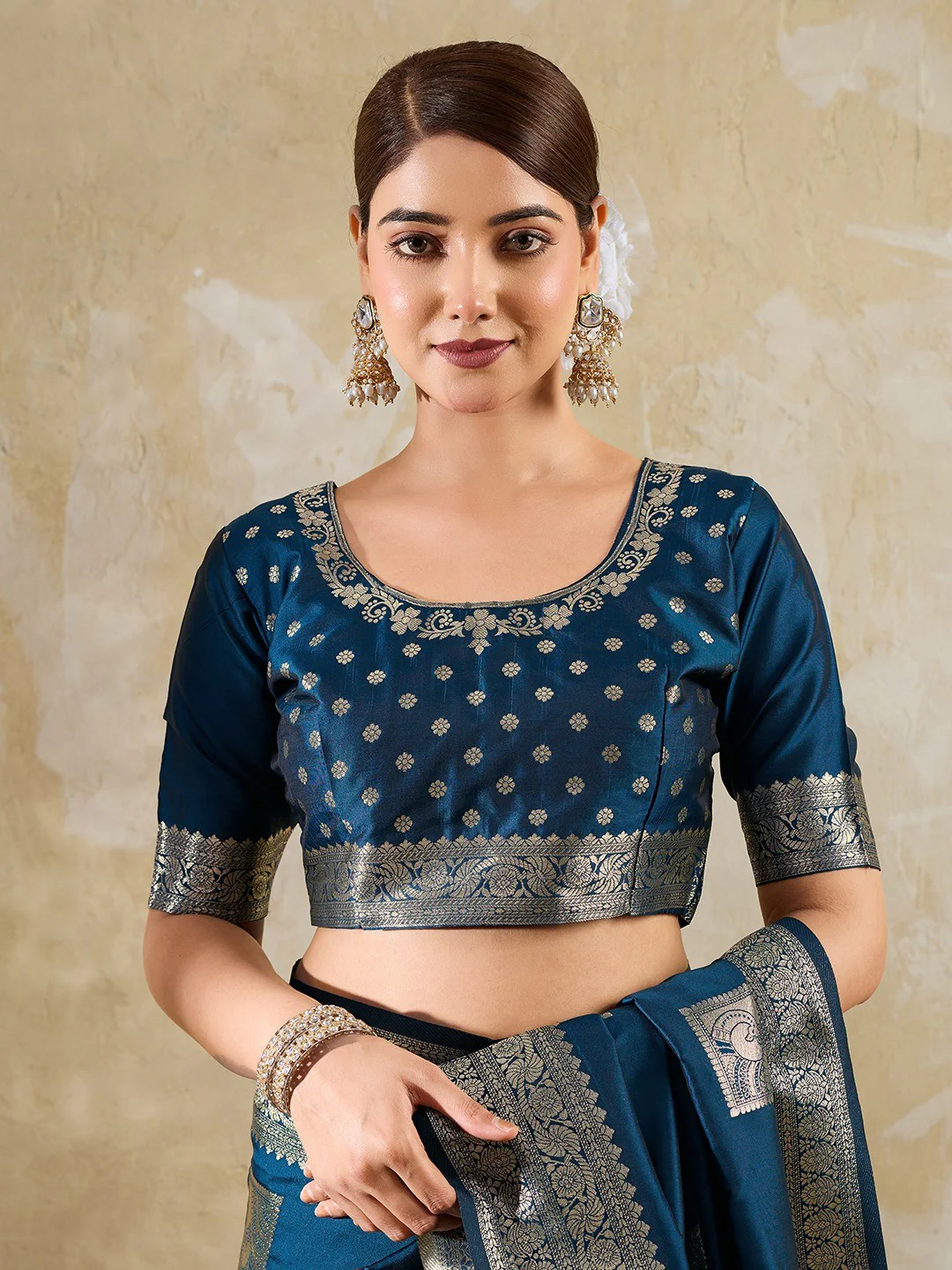 Designer Blue Peacock & Floral Motif Silk Blend Saree Crafted With Elegant Zari Weaving Work - Image 6