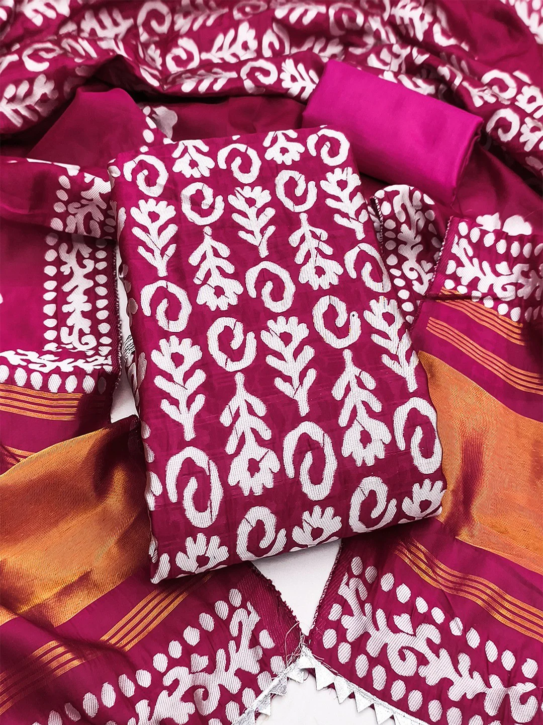 Designer Magenta Floral Zari Woven Jacquard Dress Material With Classic Ethnic Appeal - Image 5