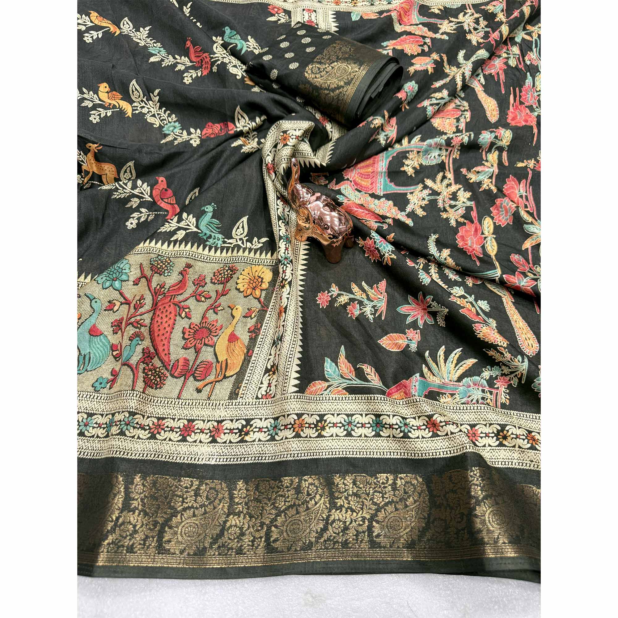 Designer Mehendi Green Dola Silk Saree Featuring Intricate Floral Zari Weaving - Image 4