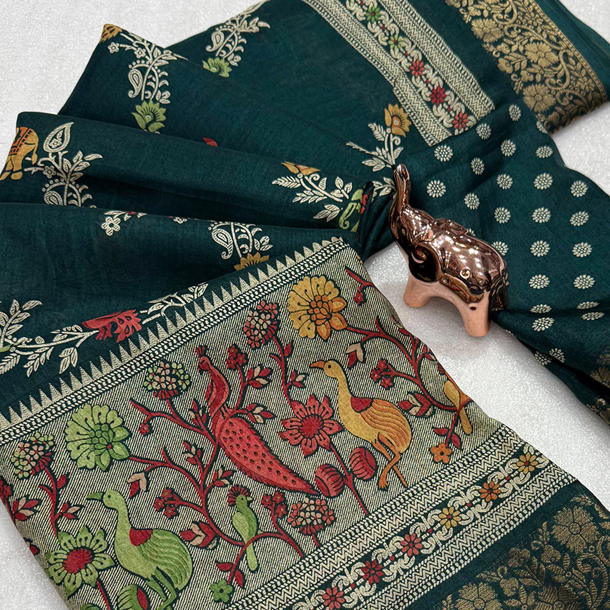 Designer Morpich Green Dola Silk Saree Featuring Intricate Floral Zari Weaving - Image 2