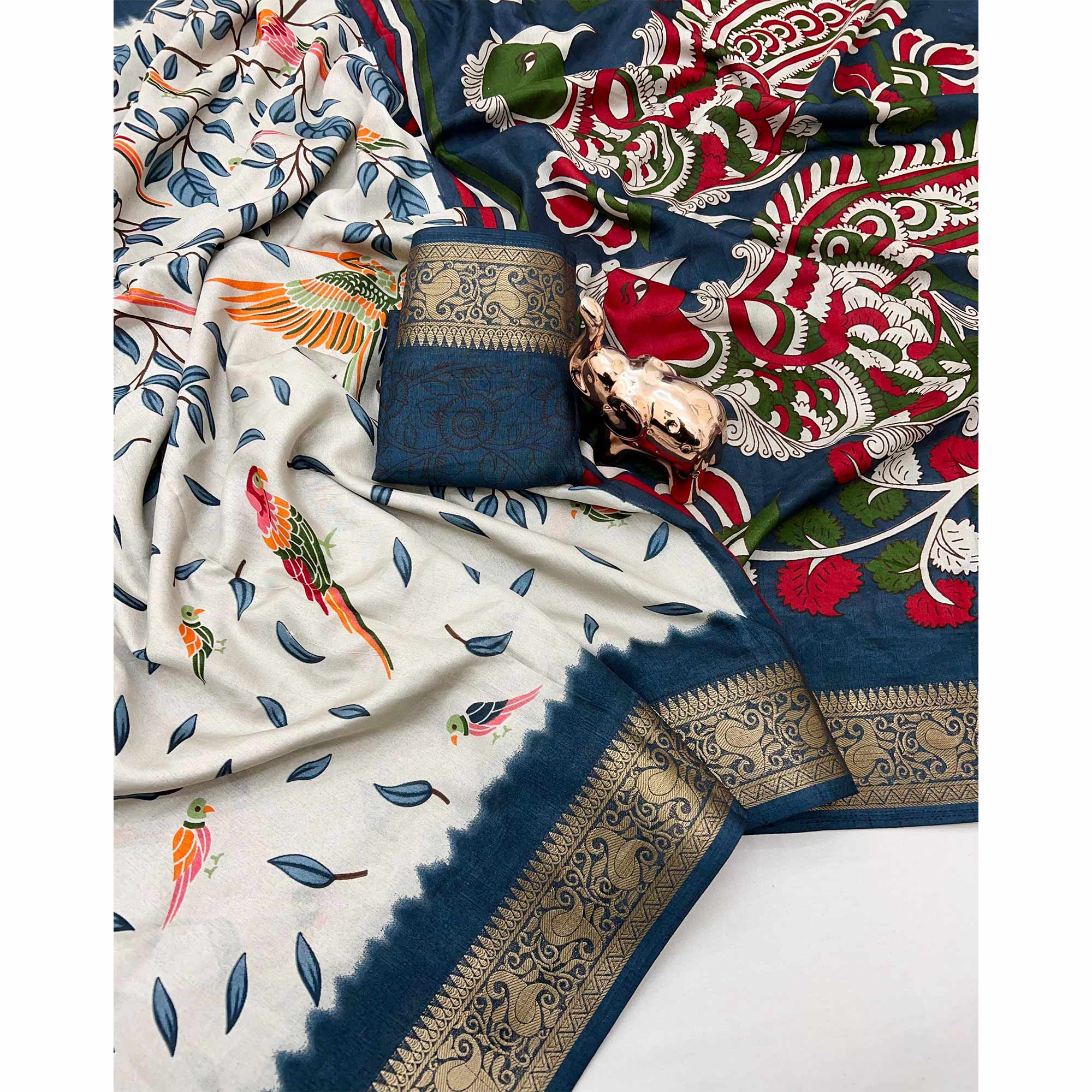 Designer Off White Dola Silk Saree Featuring Intricate Floral Zari Weaving - Image 5