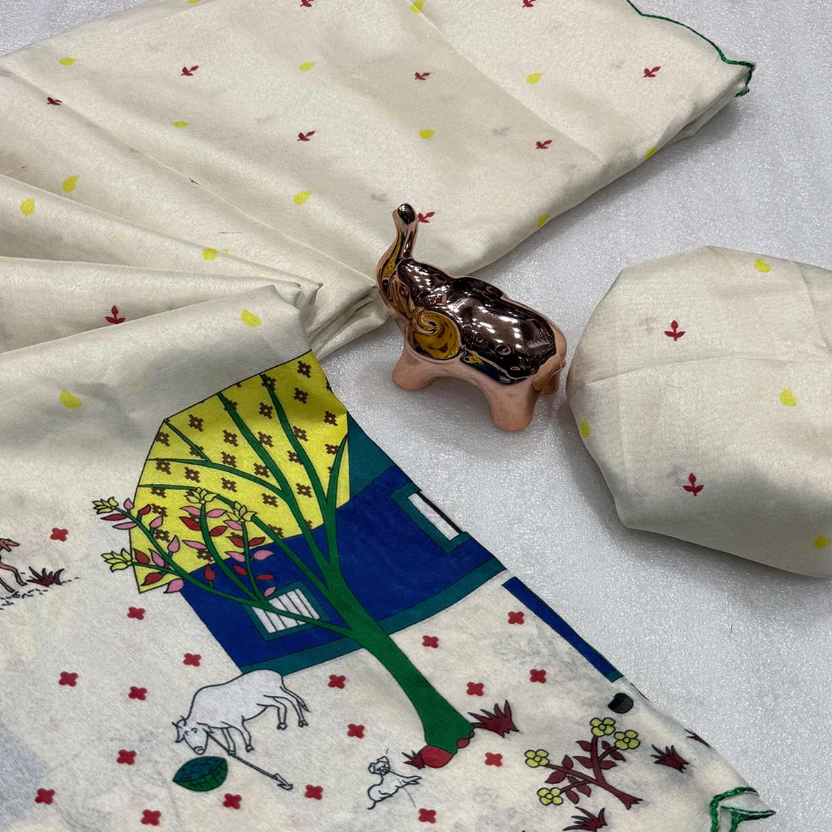 Designer Off White Soft Dola Silk Saree with Subtle Warli Print Detailing - Image 2