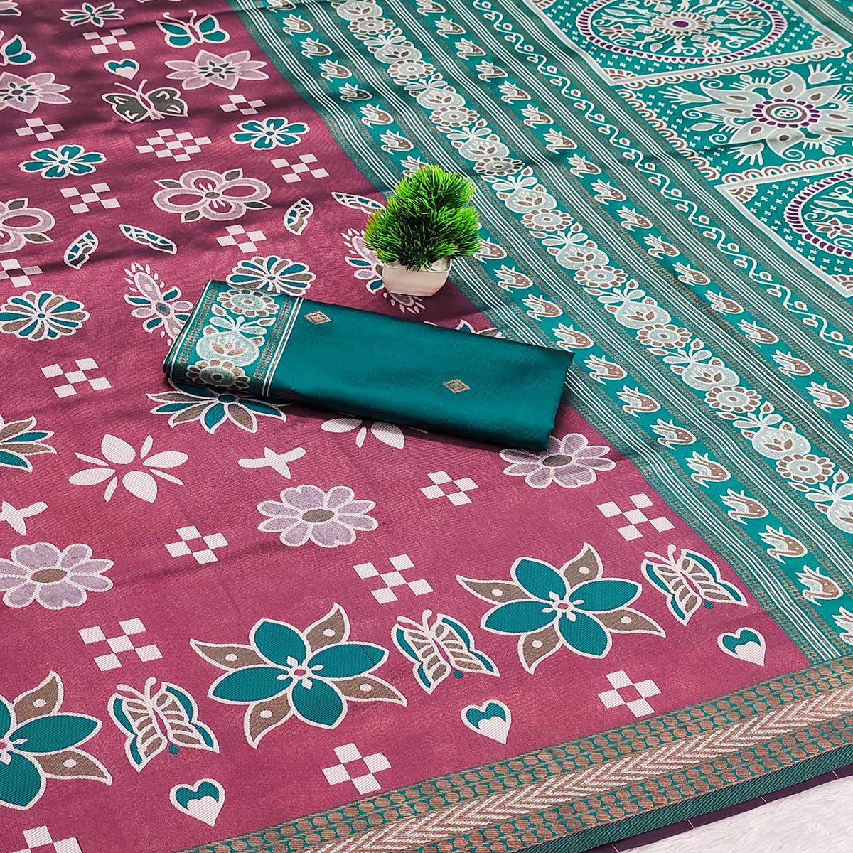 Dusty Pink Traditional Kanjivaram Silk Saree Featuring Elegant Floral Weaves - Image 2
