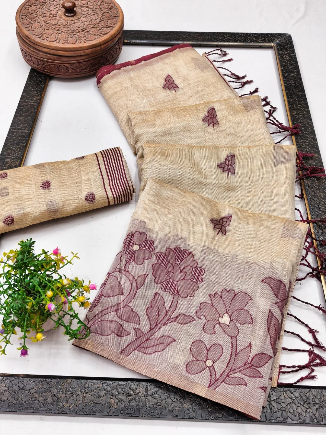 Elegant Beige Pure Cotton Saree with Wine Floral Thread Work - Image 3