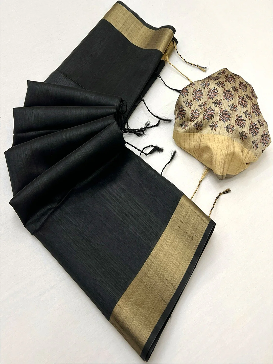 Elegant Black Tussar Silk Saree with Golden Border - Image 3