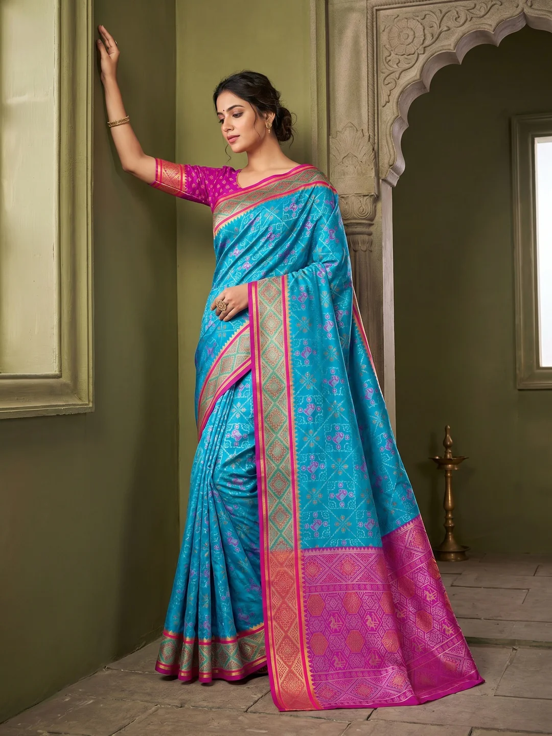 Elegant Blue Art Silk Patola Weaving Saree with Fancy Pallu and Blouse