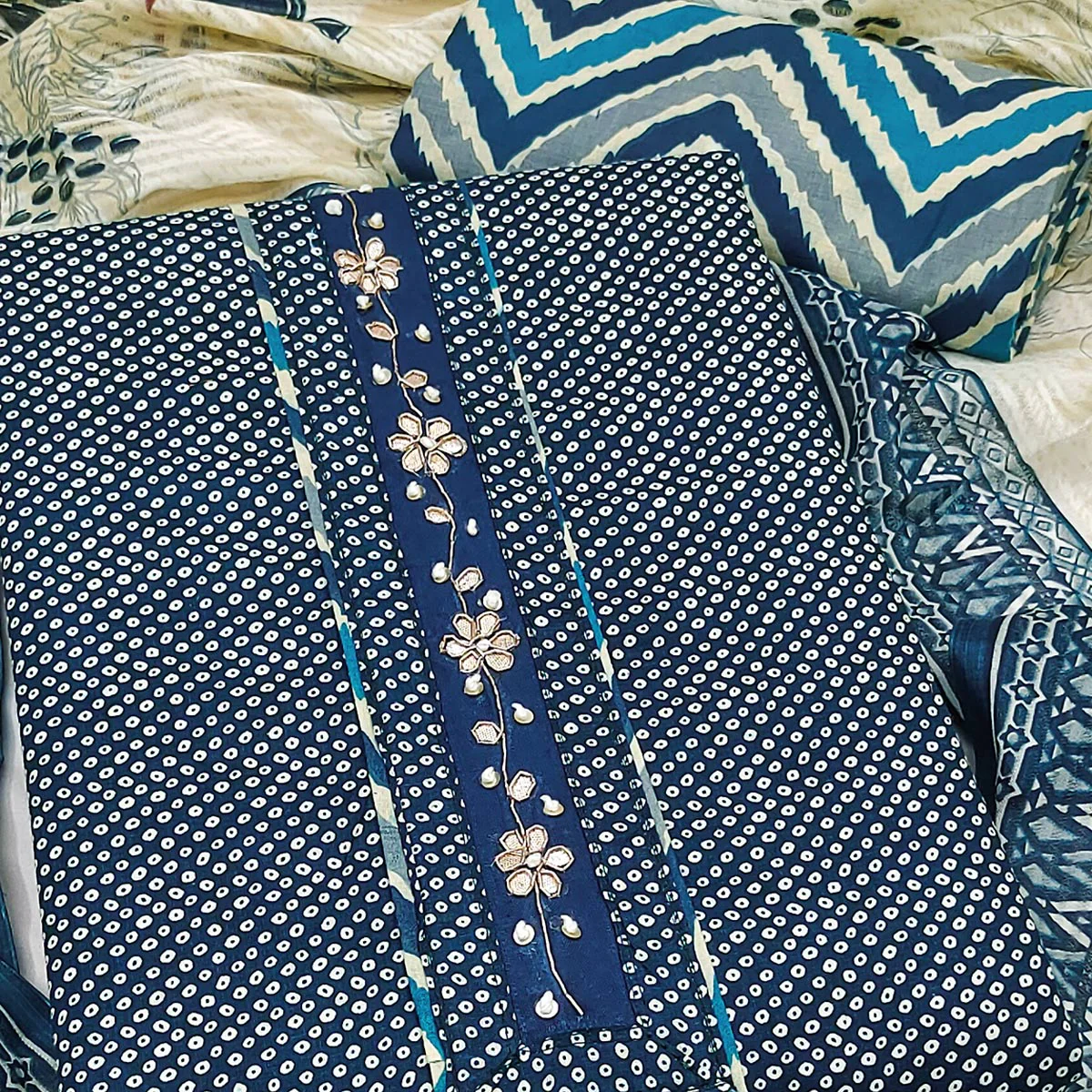 Elegant Blue Bandhani Printed Pure Cotton Dress Material Enhanced With Delicate Floral Handwork - Image 2