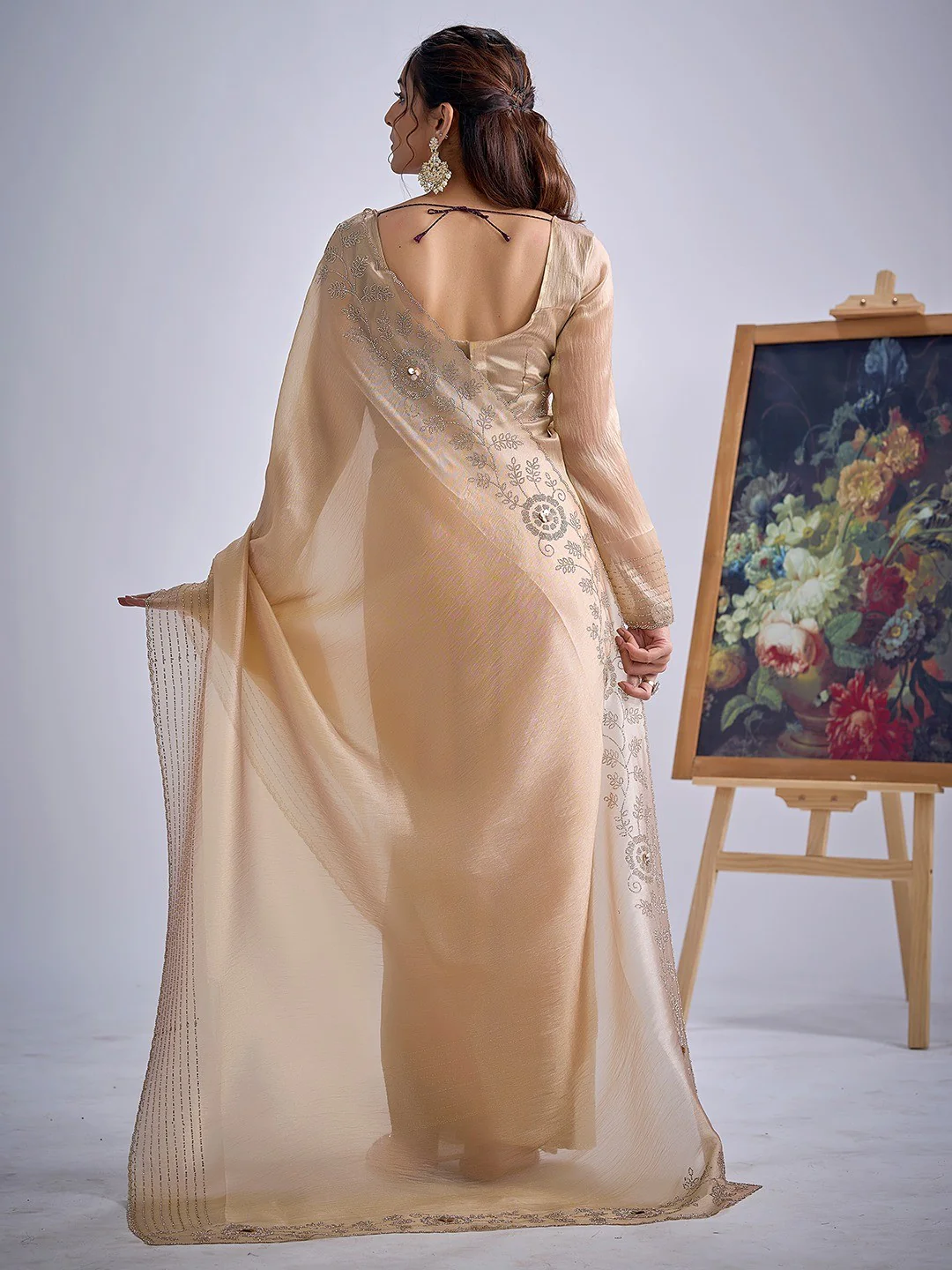 Elegant Cream Kanjivaram Silk Saree Adorned With Stone Work & Cut Dana Detailing - Image 4